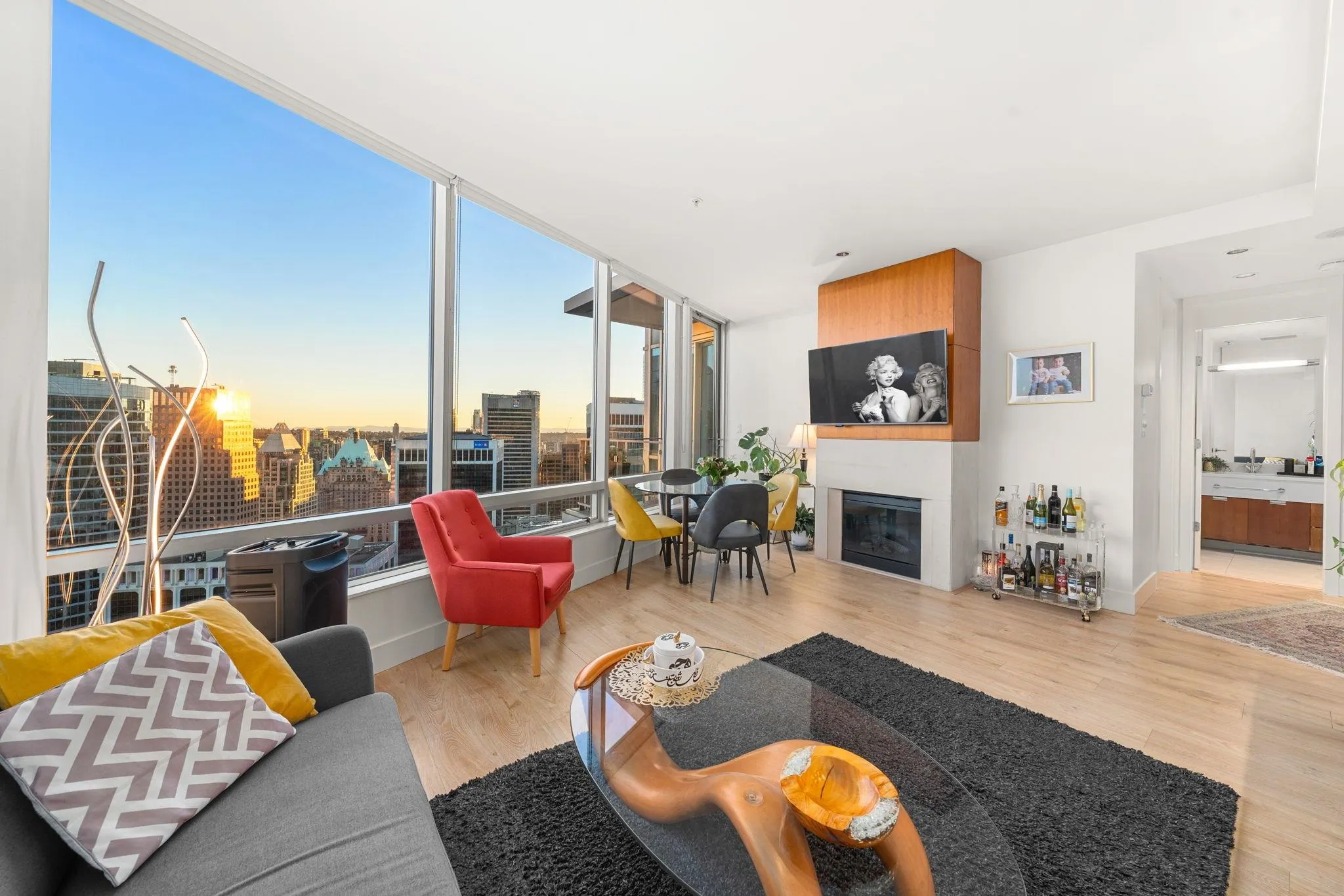 4006 1077 W Cordova Street
