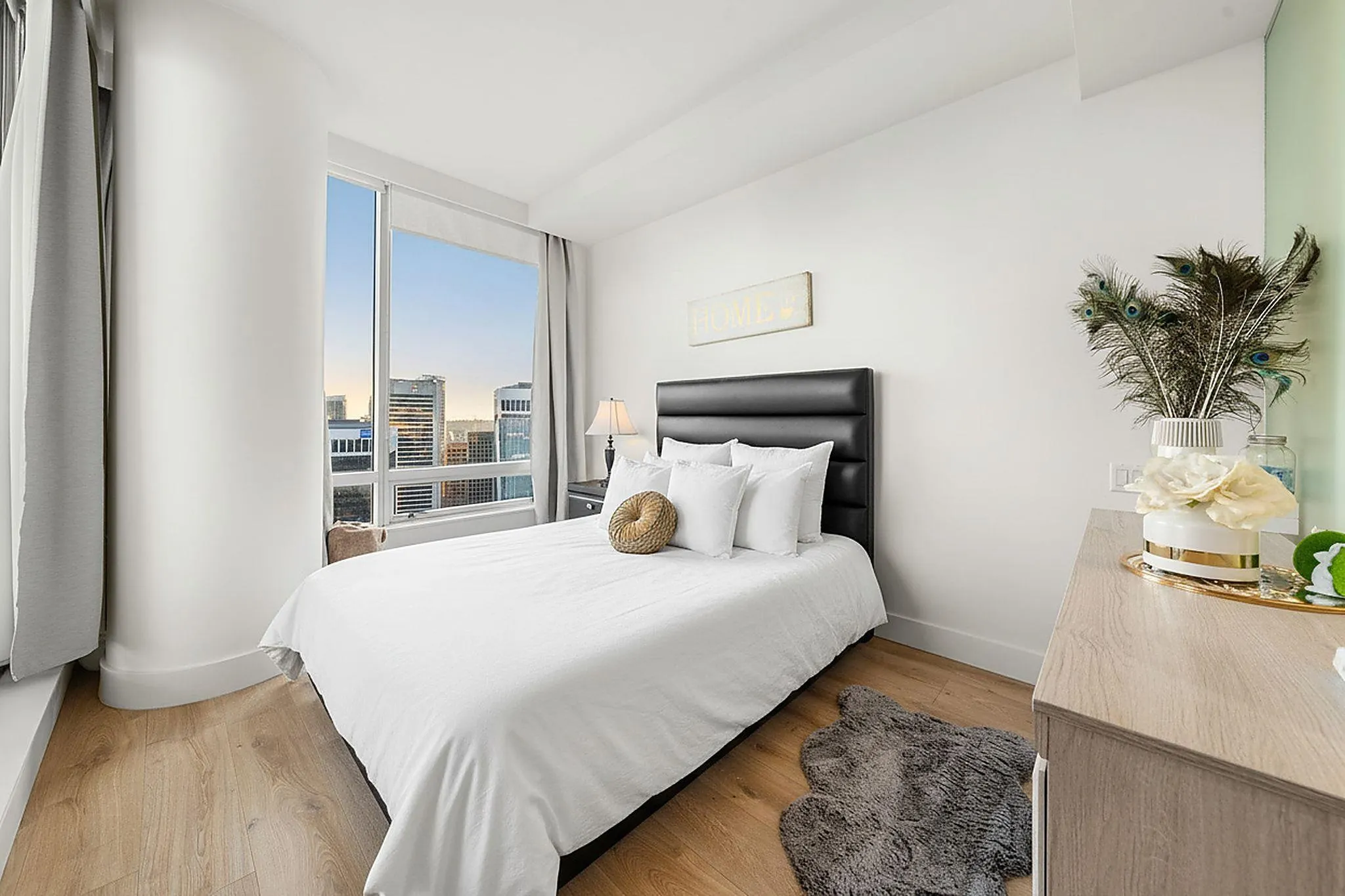 4006 1077 W Cordova Street