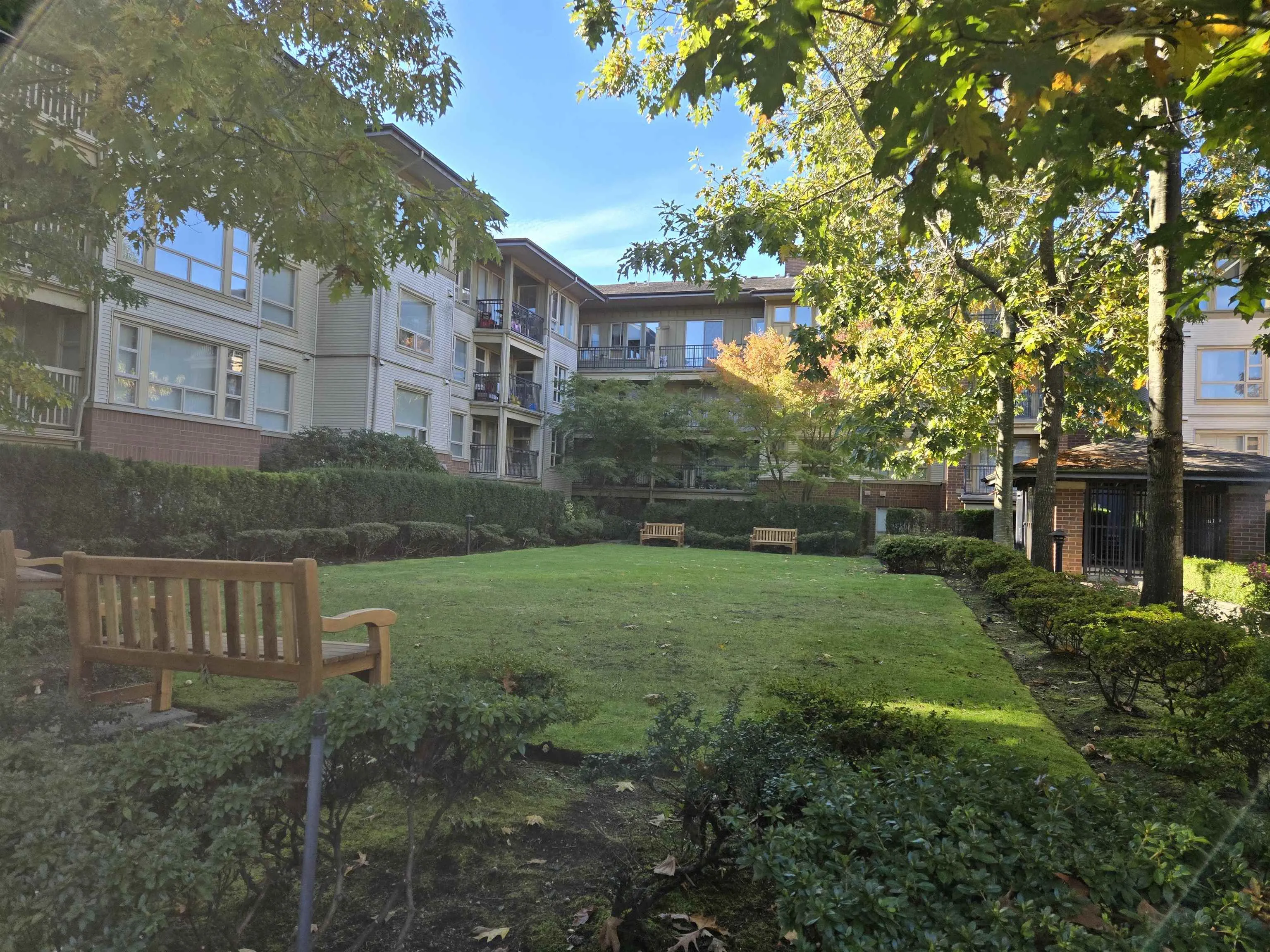 1427 5133 Garden City Road