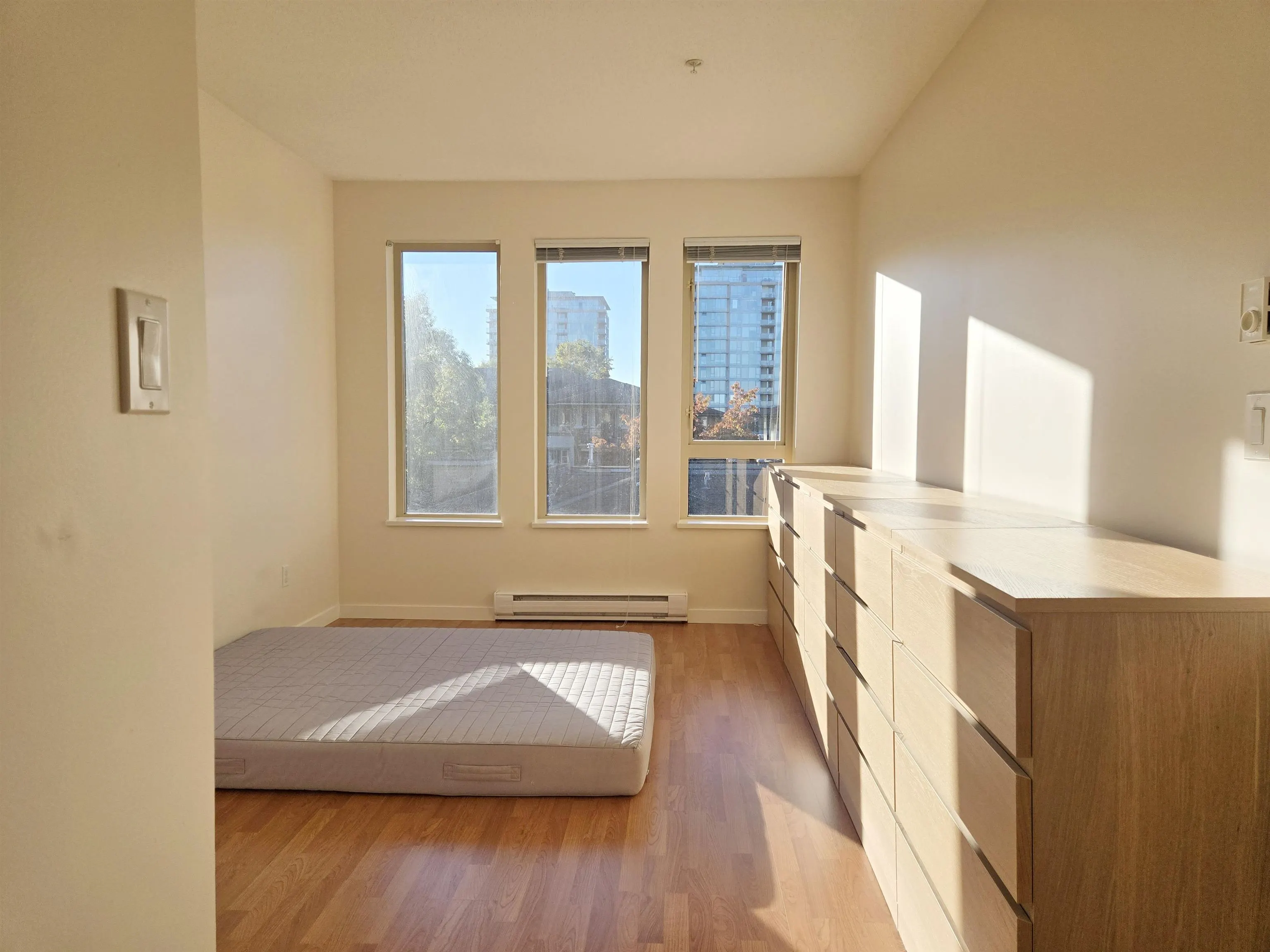 1427 5133 Garden City Road