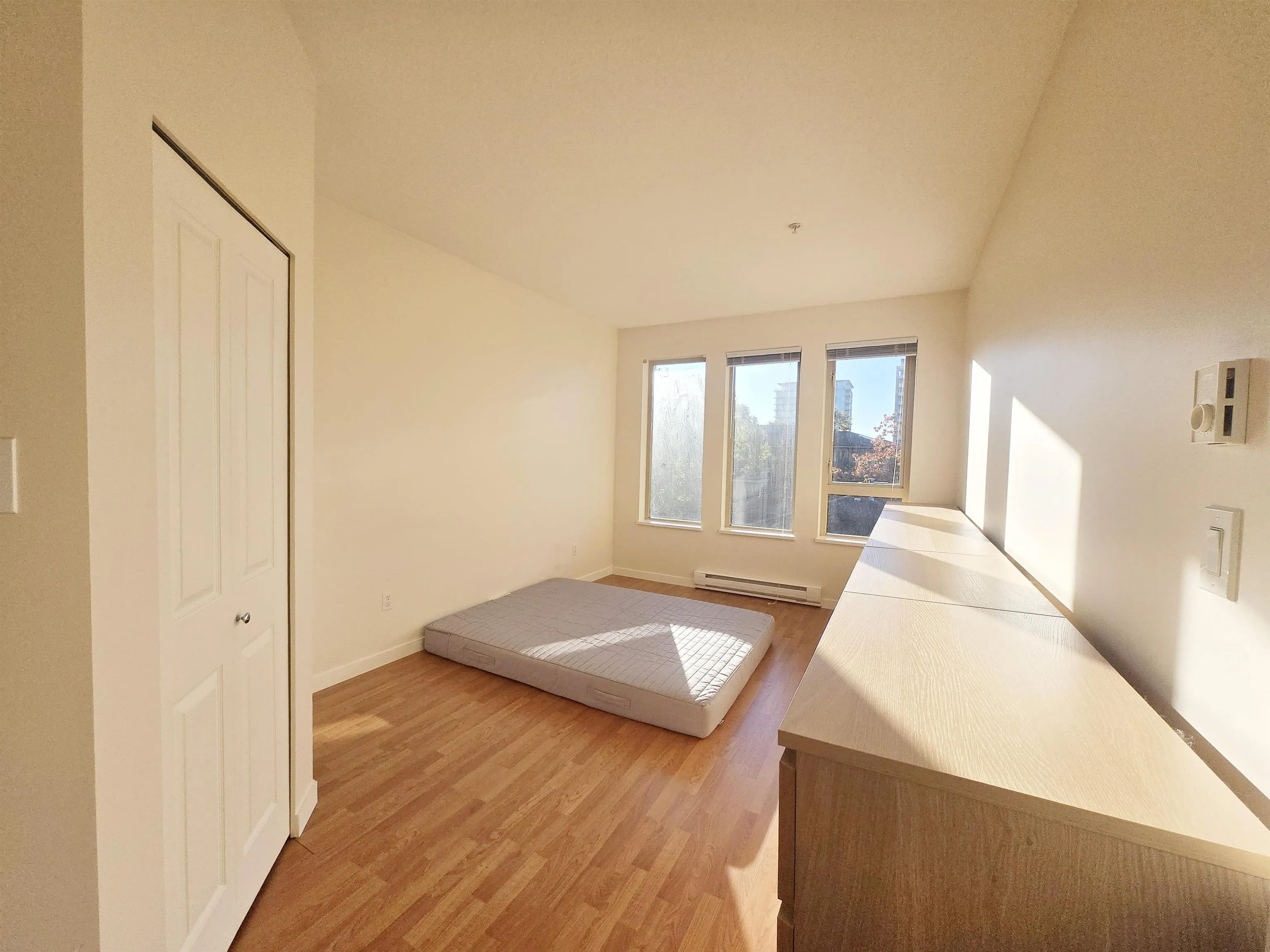 1427 5133 Garden City Road
