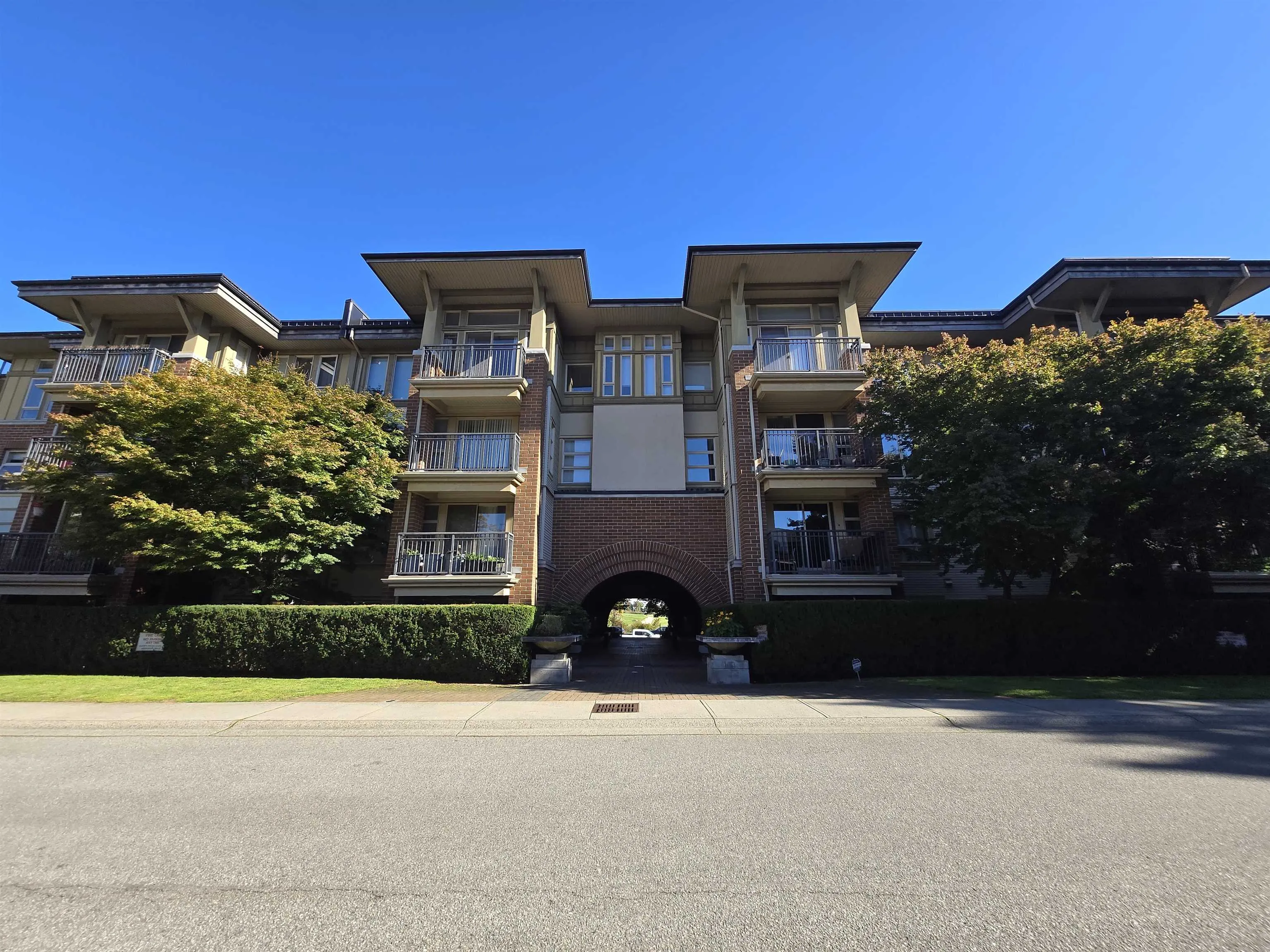 1427 5133 Garden City Road