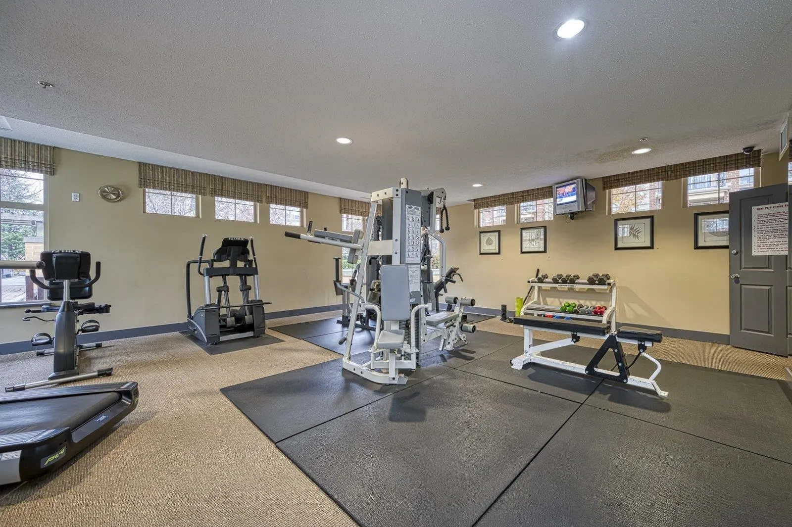 1427 5133 Garden City Road