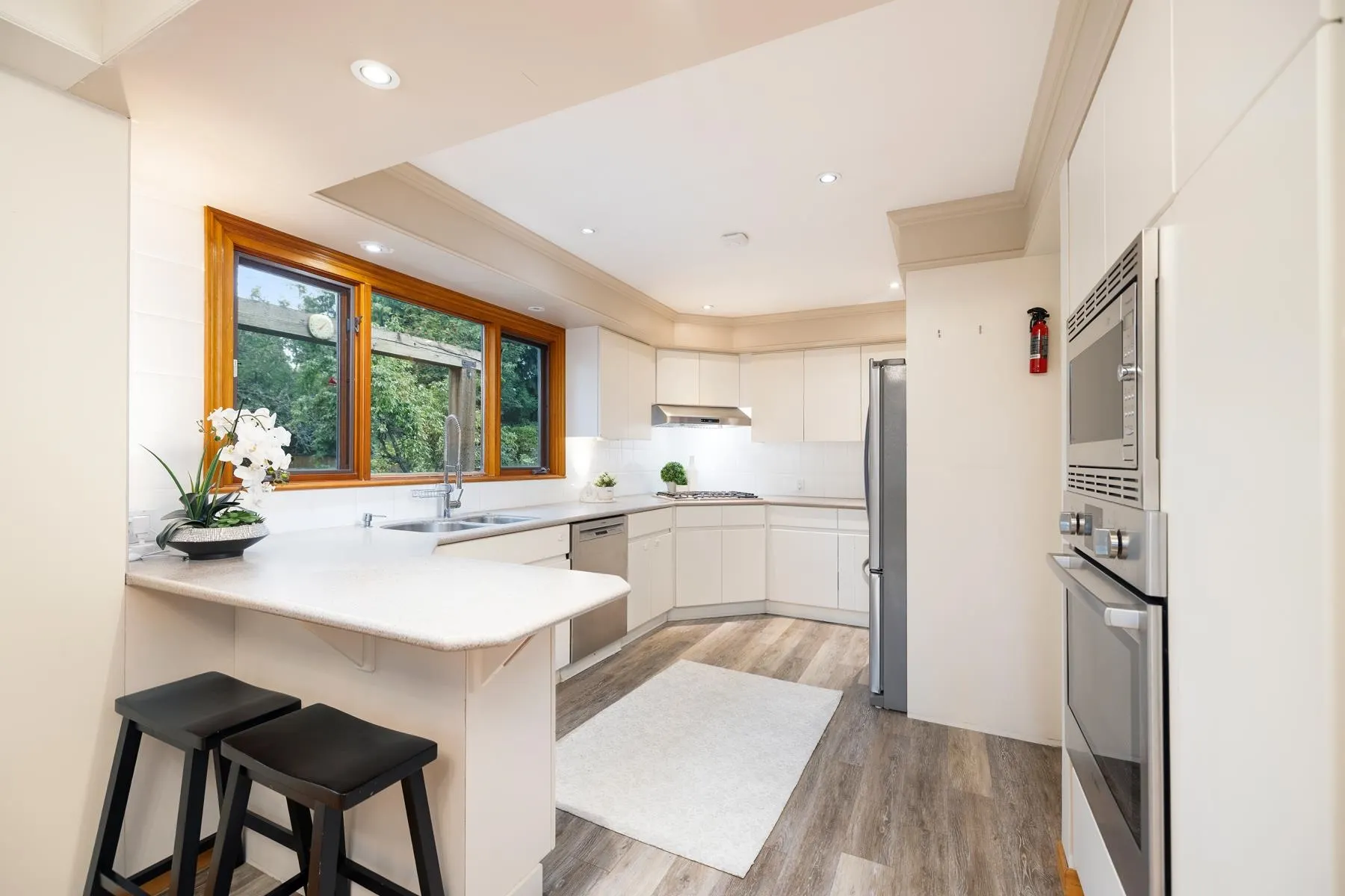 1561 Merlynn Crescent