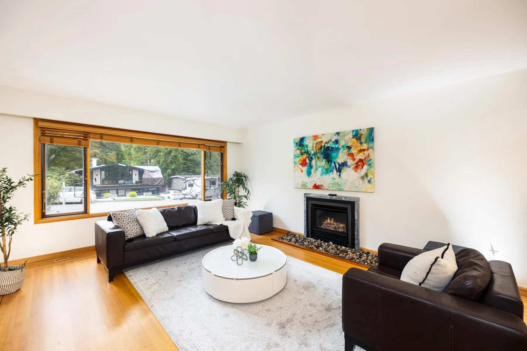 1561 Merlynn Crescent