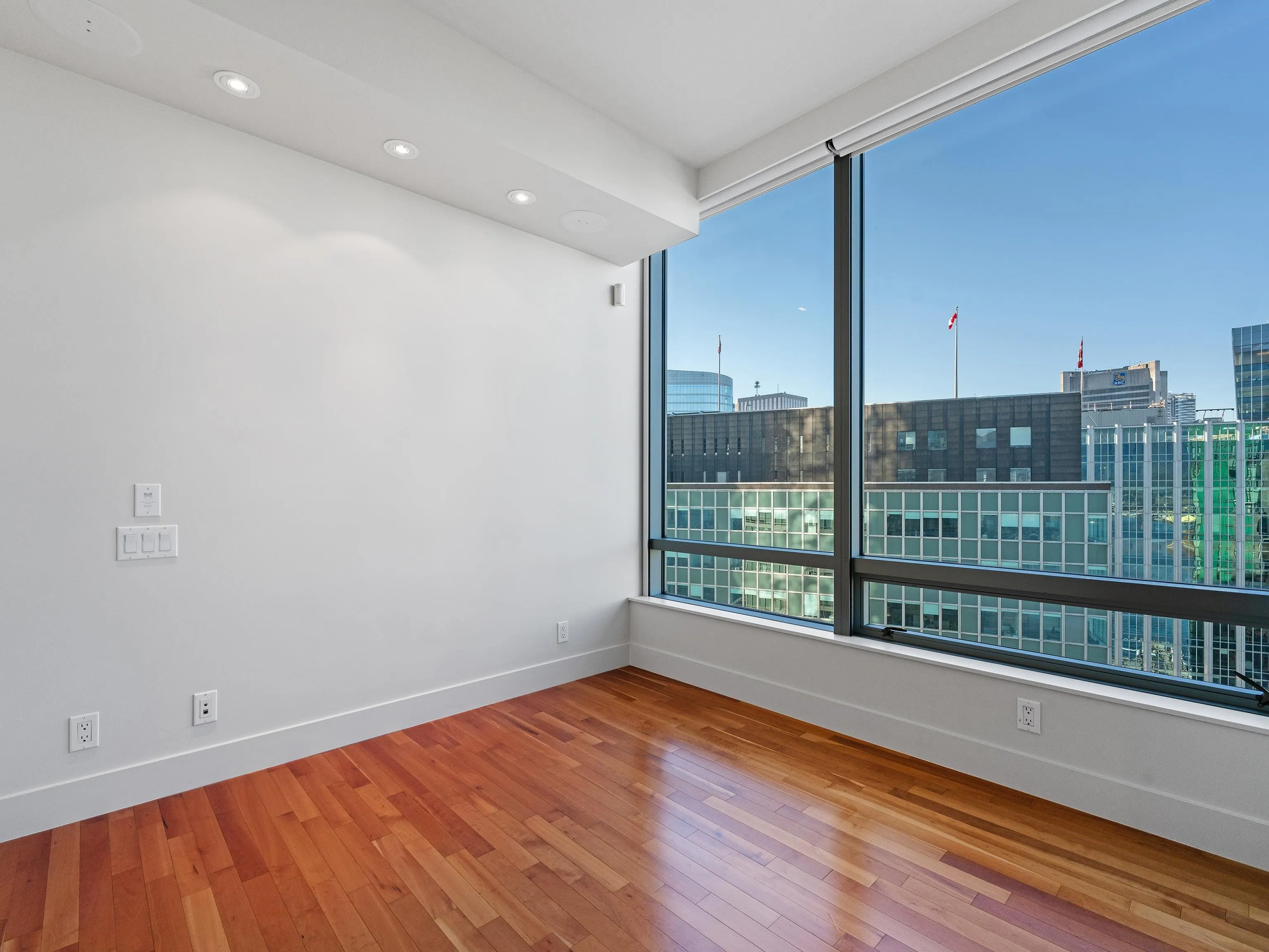 2803 1077 W Cordova Street