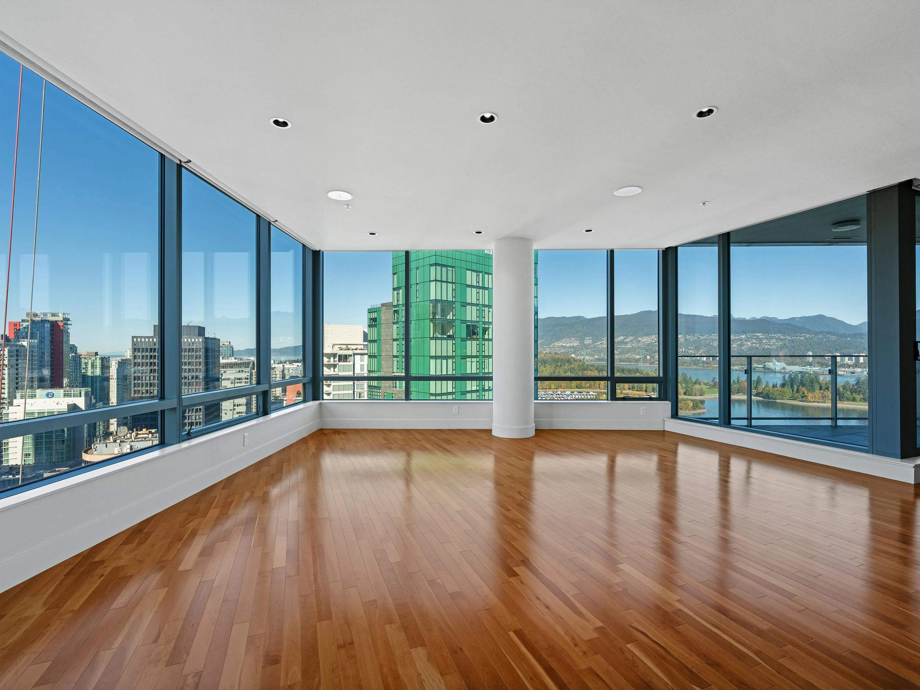 2803 1077 W Cordova Street