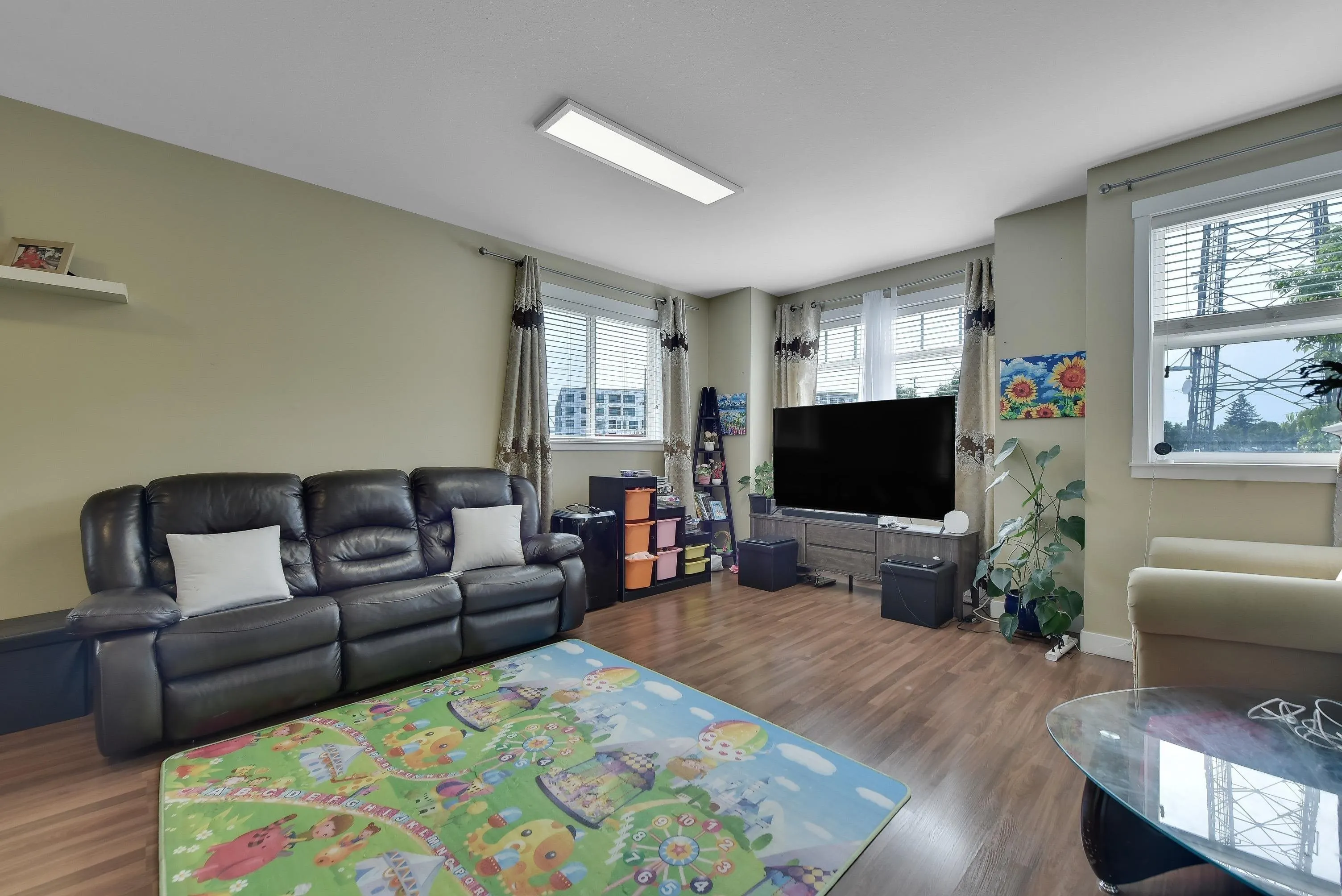 7 8676 158 Street