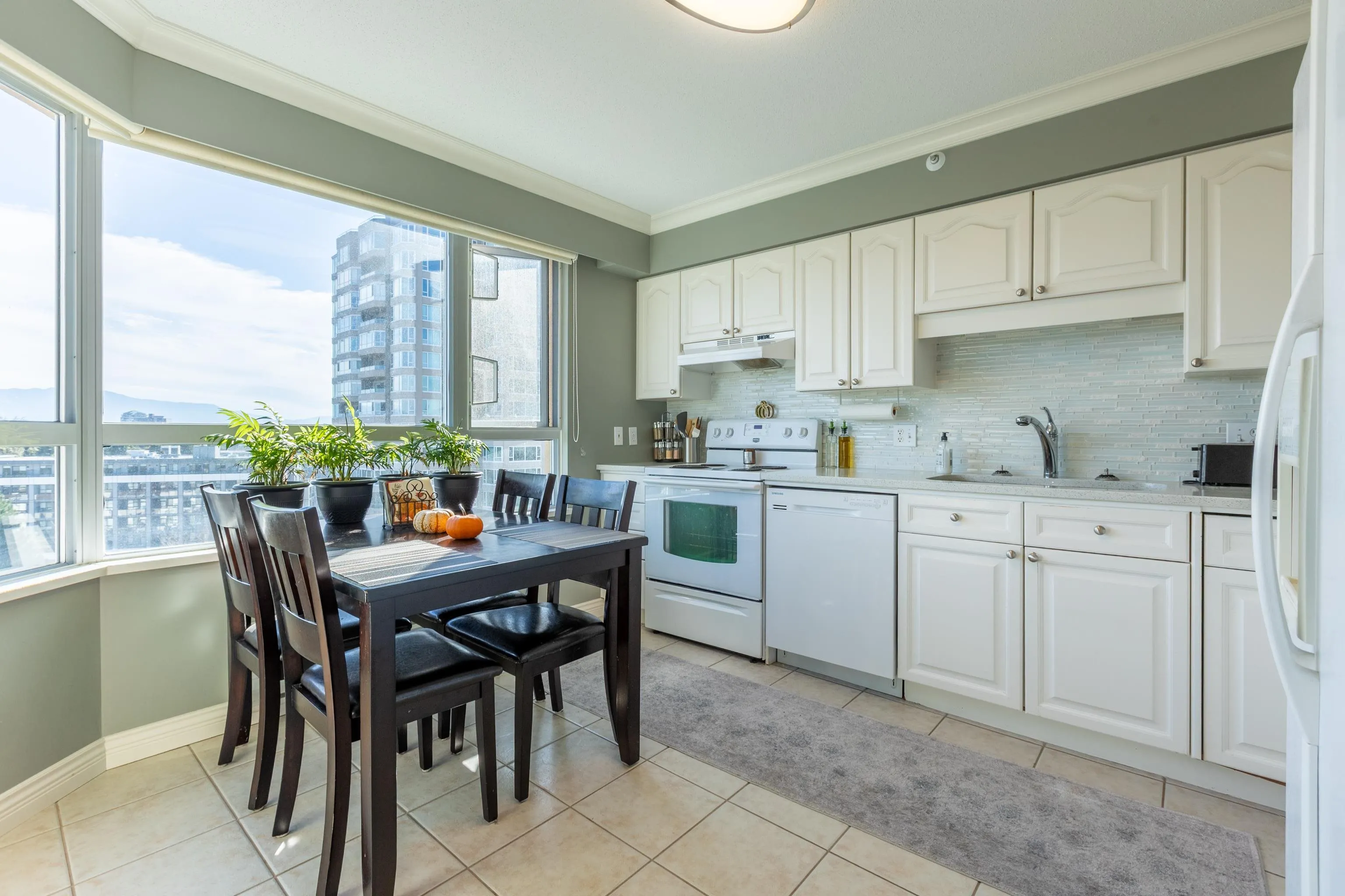 801 3190 Gladwin Road