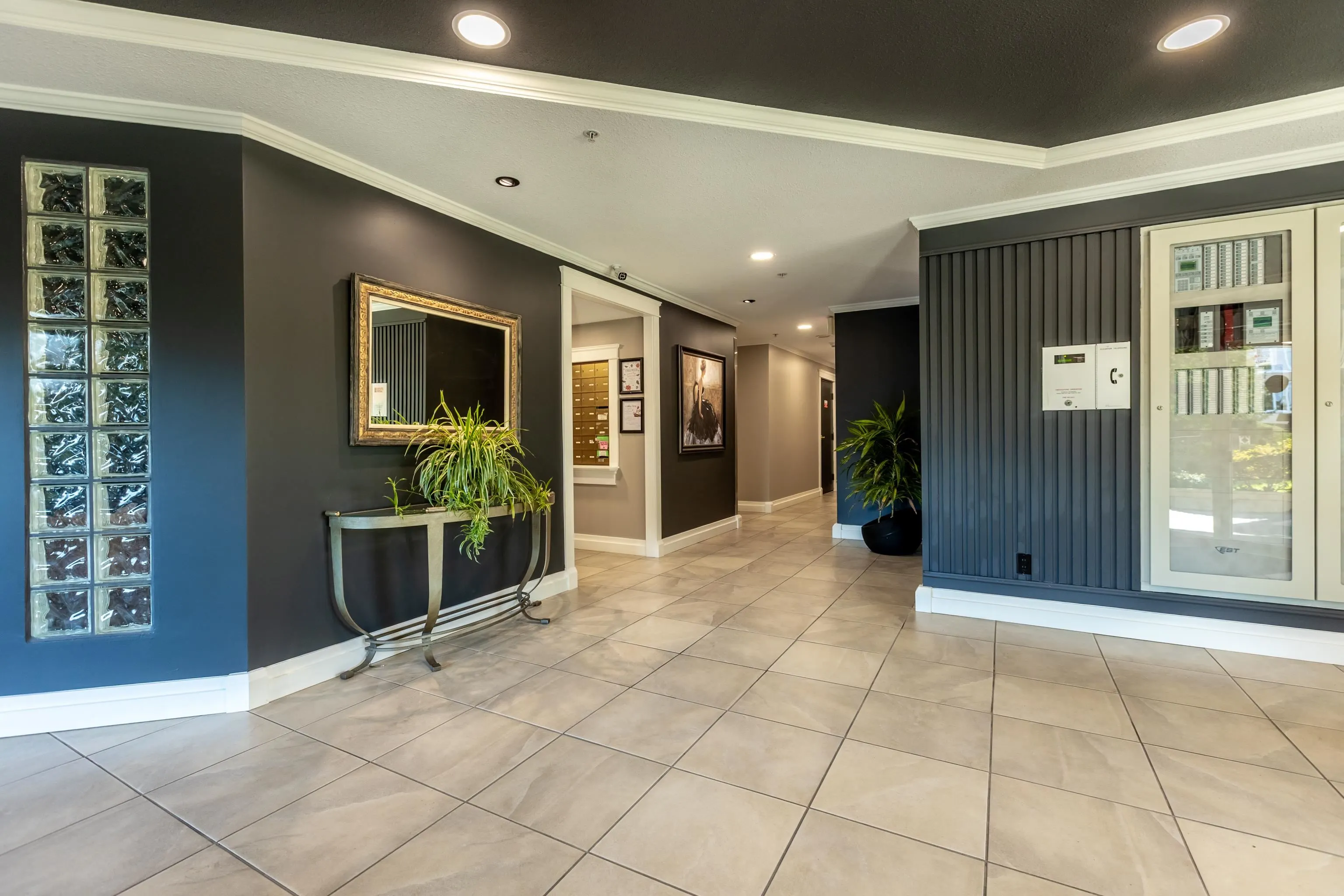 801 3190 Gladwin Road