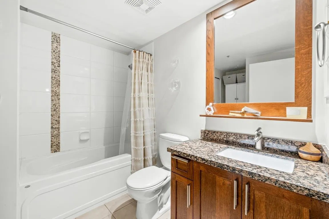 608 2228 W Broadway
