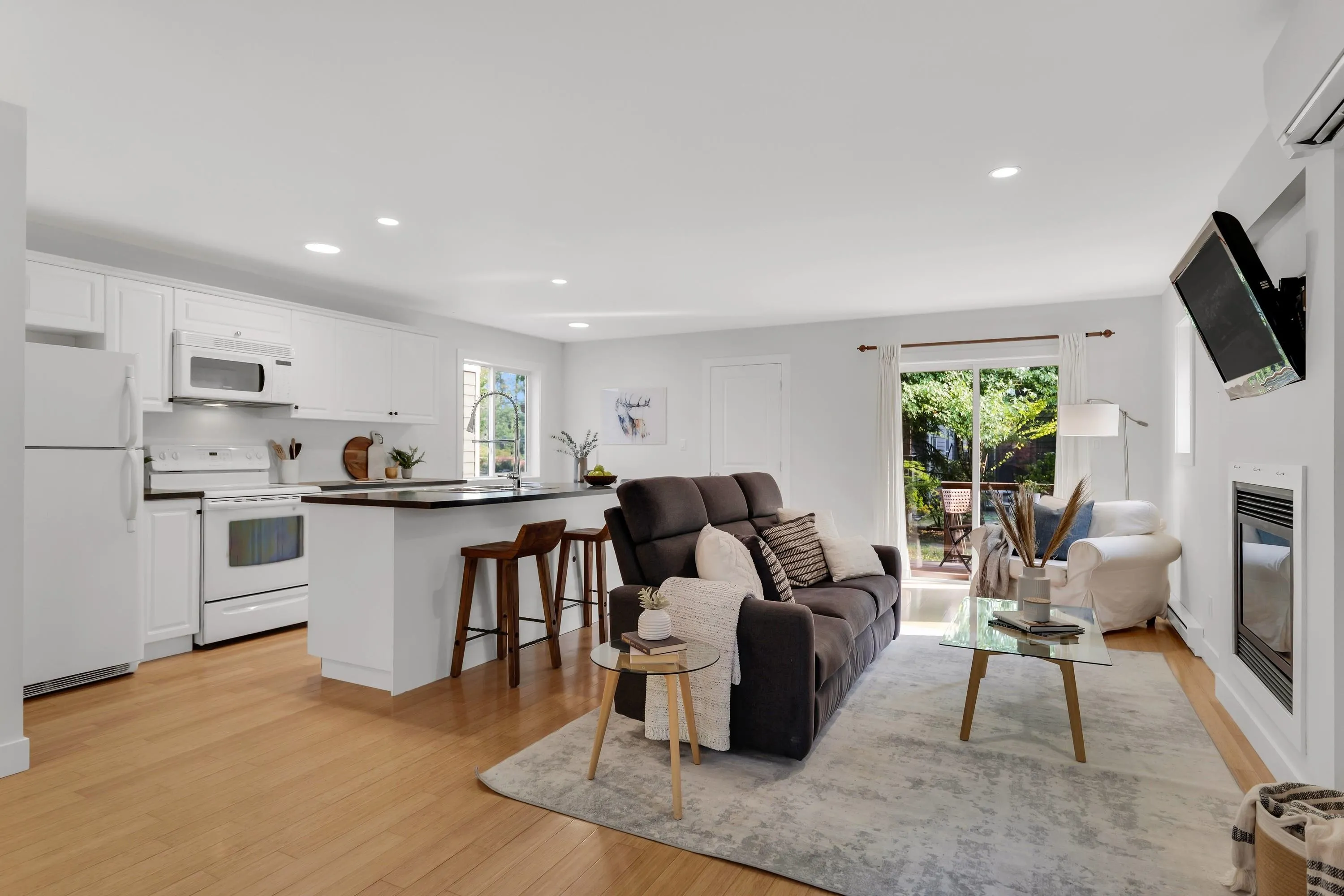 3 40137 Government Road