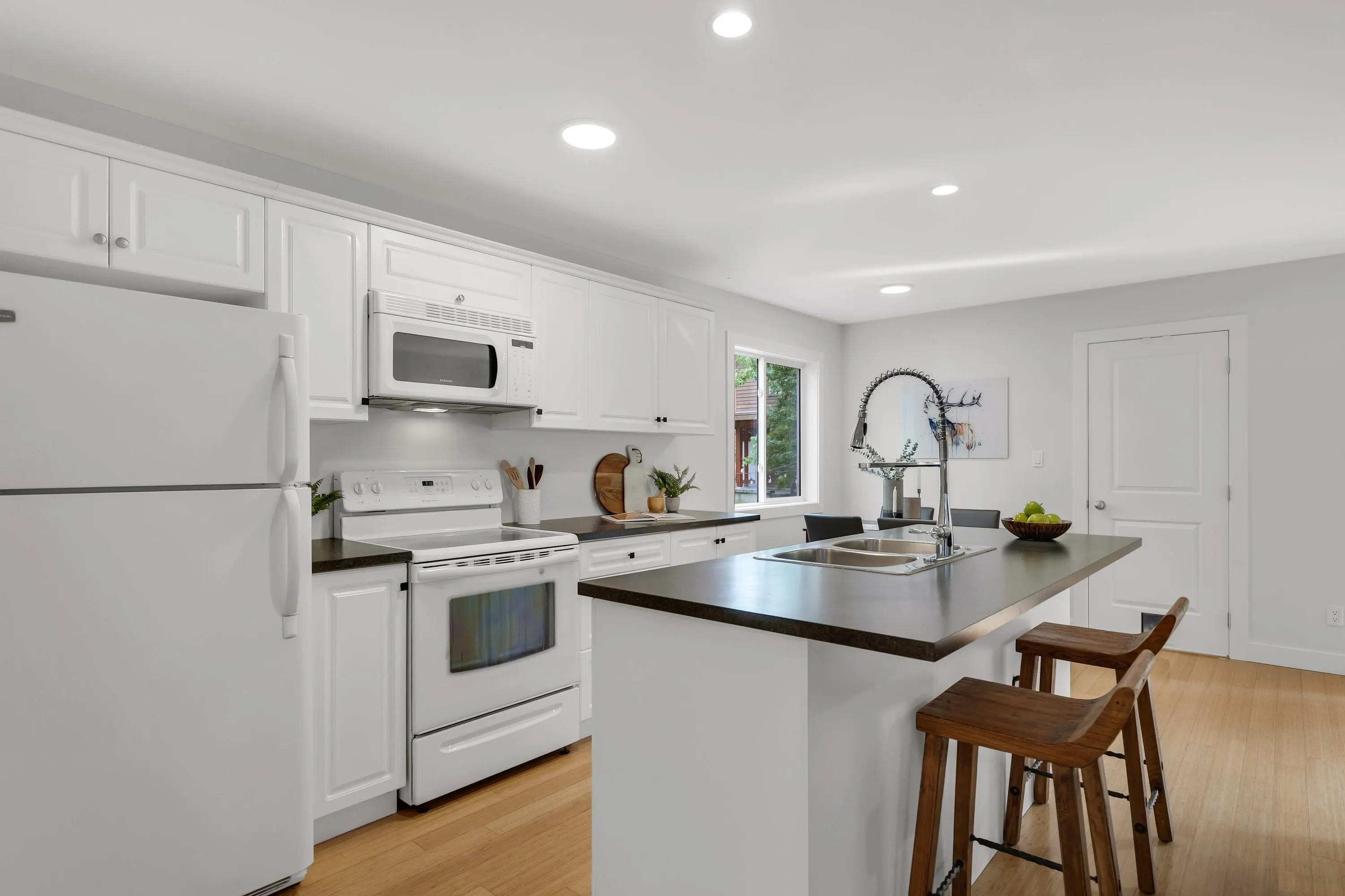 3 40137 Government Road