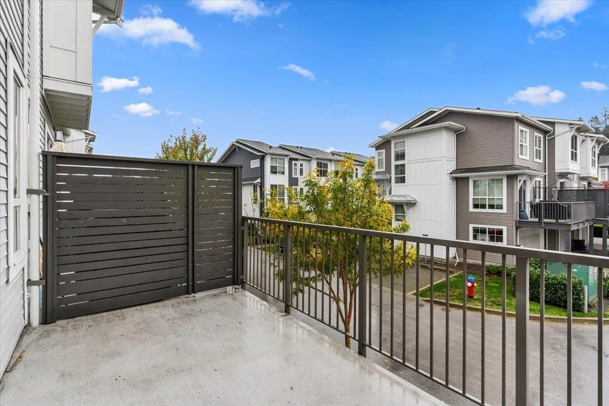 74 4656 Orca Way