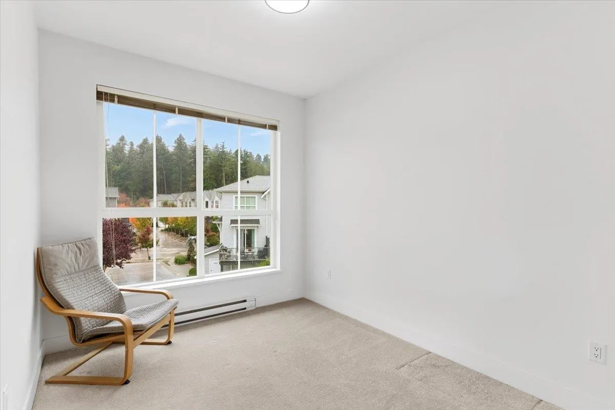 74 4656 Orca Way