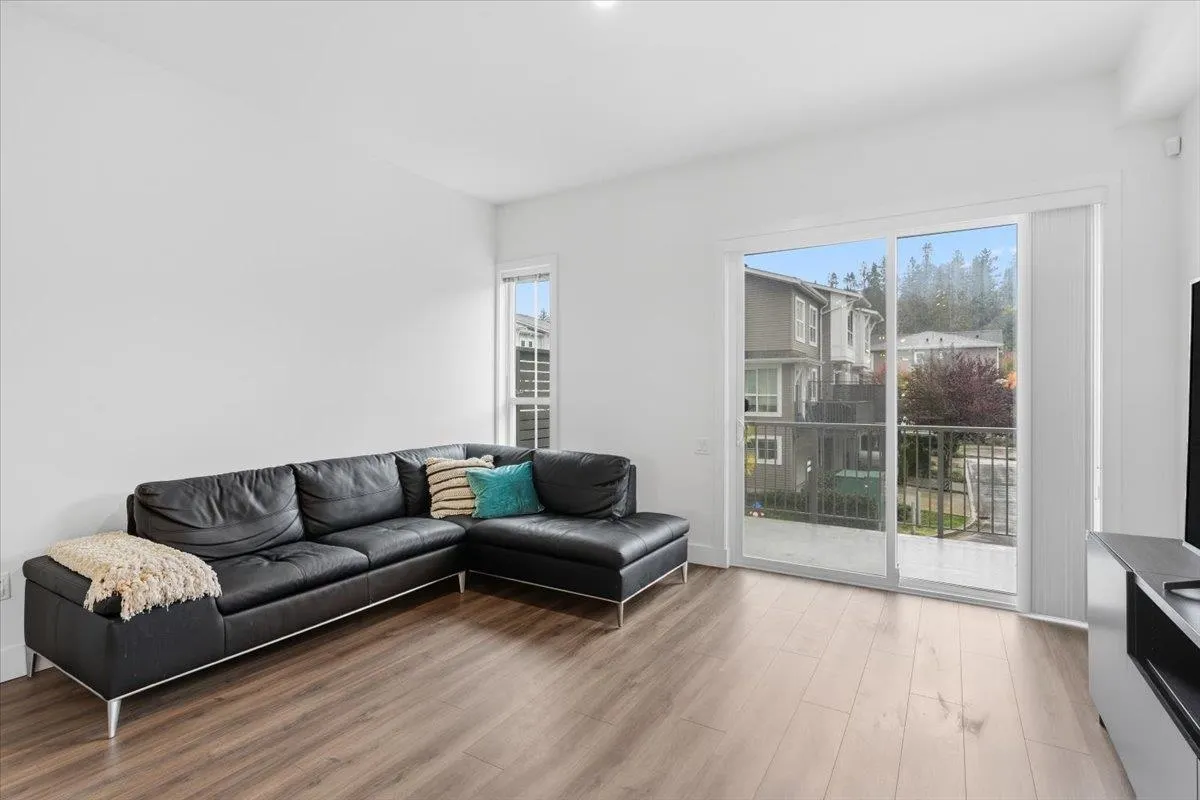74 4656 Orca Way