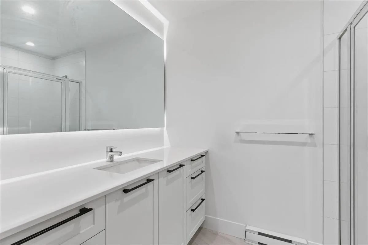 74 4656 Orca Way