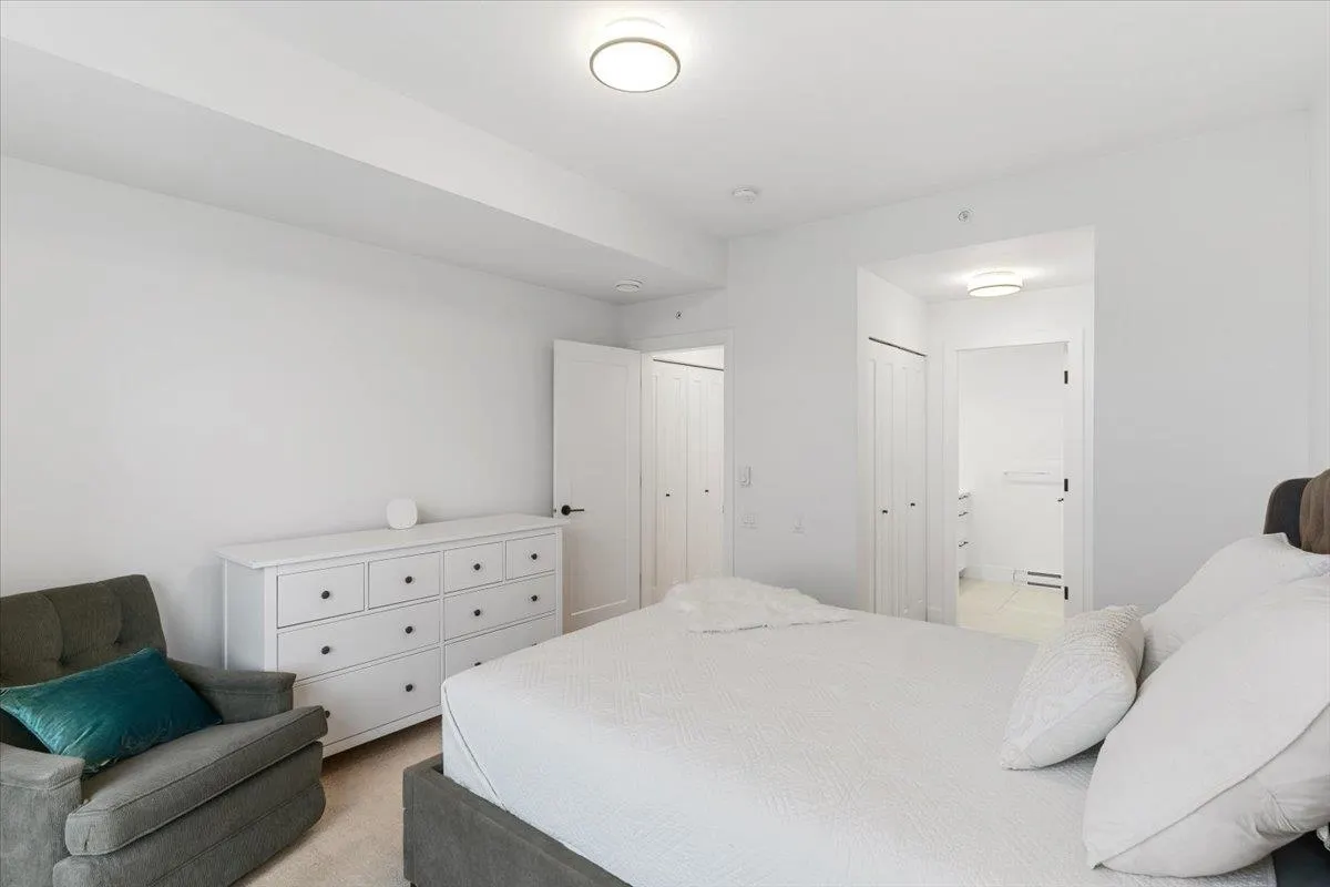 74 4656 Orca Way