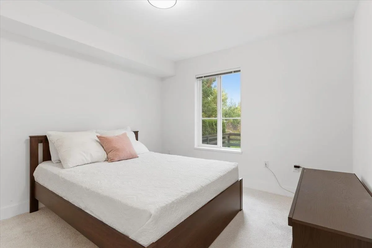74 4656 Orca Way