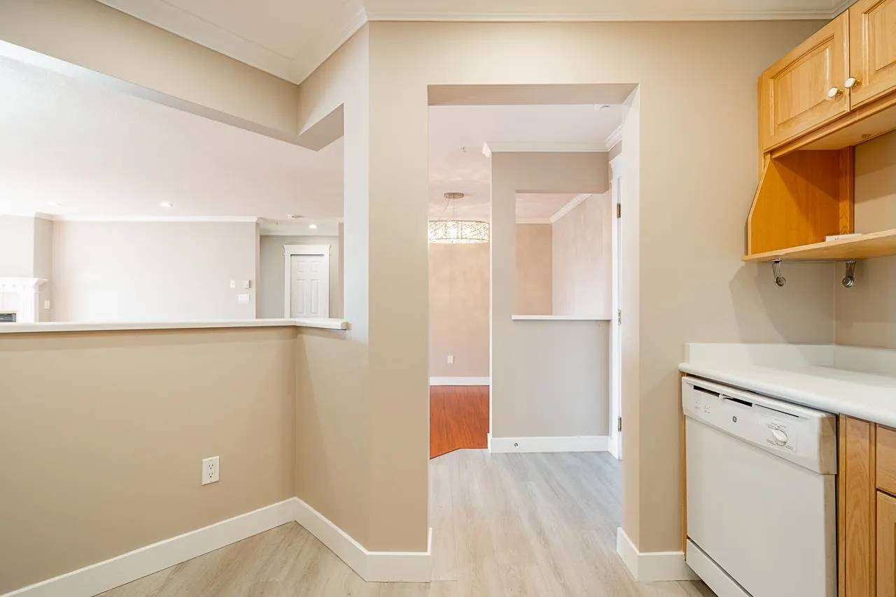 209 32044 Old Yale Road