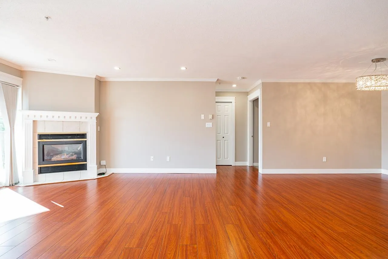 209 32044 Old Yale Road