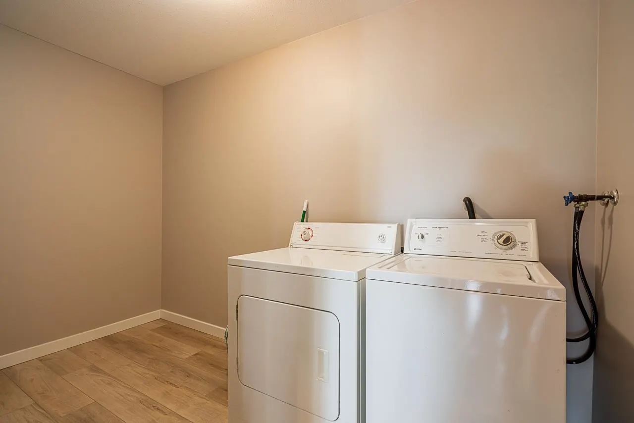 209 32044 Old Yale Road