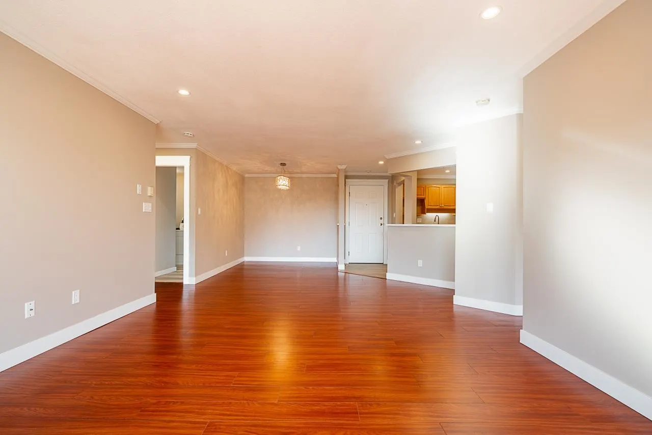 209 32044 Old Yale Road