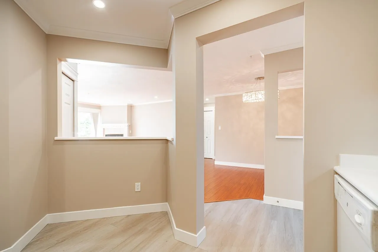 209 32044 Old Yale Road