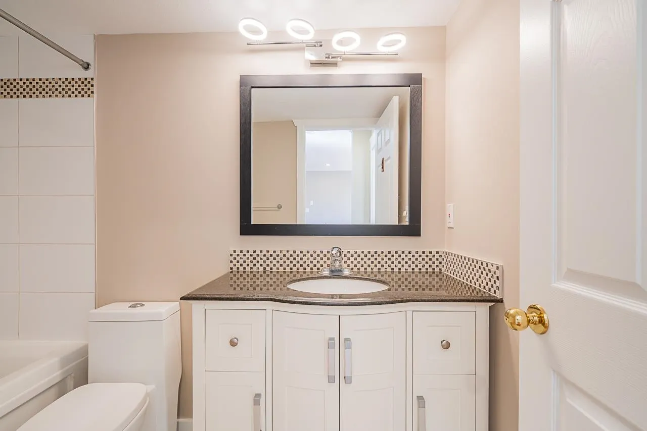 209 32044 Old Yale Road