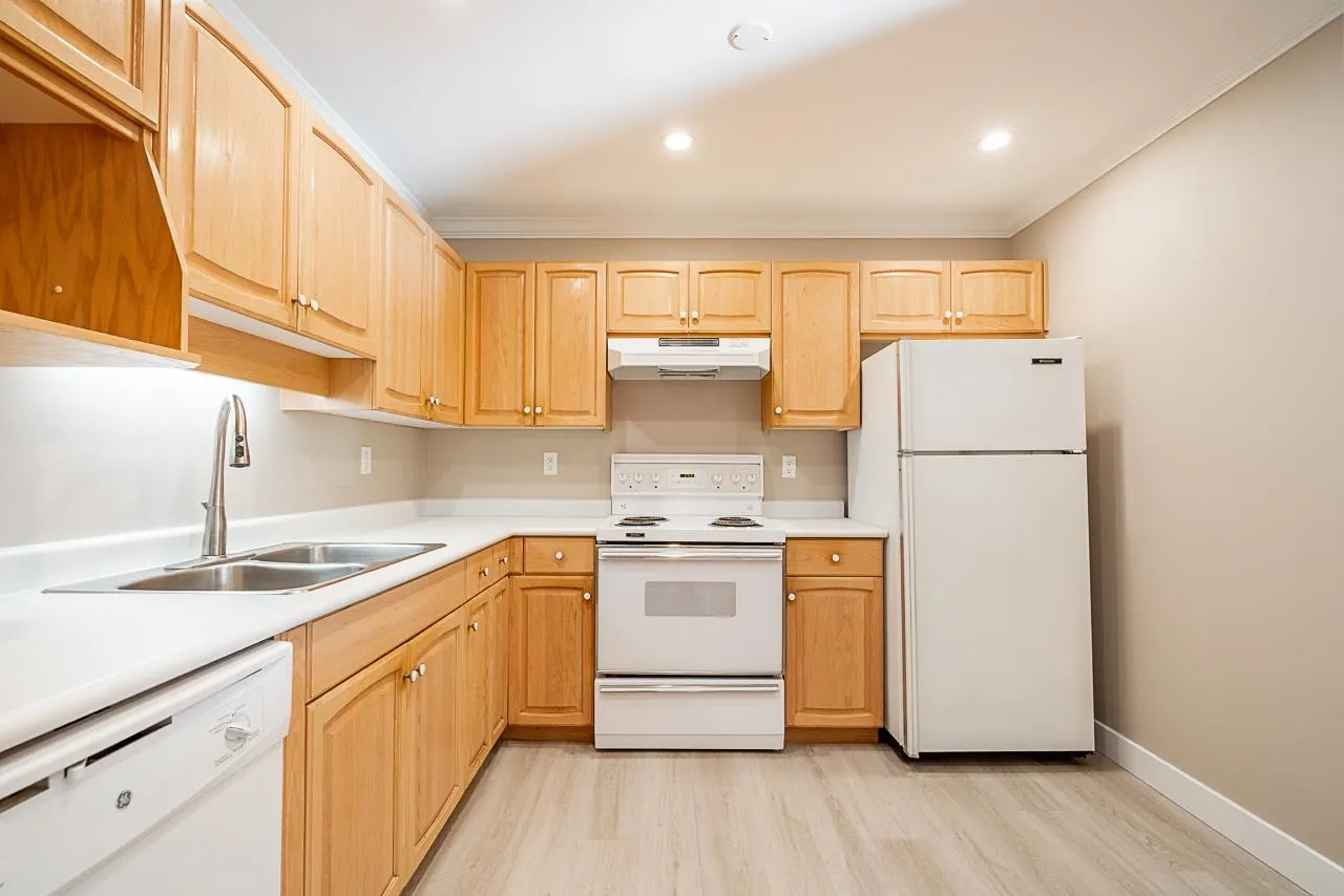 209 32044 Old Yale Road