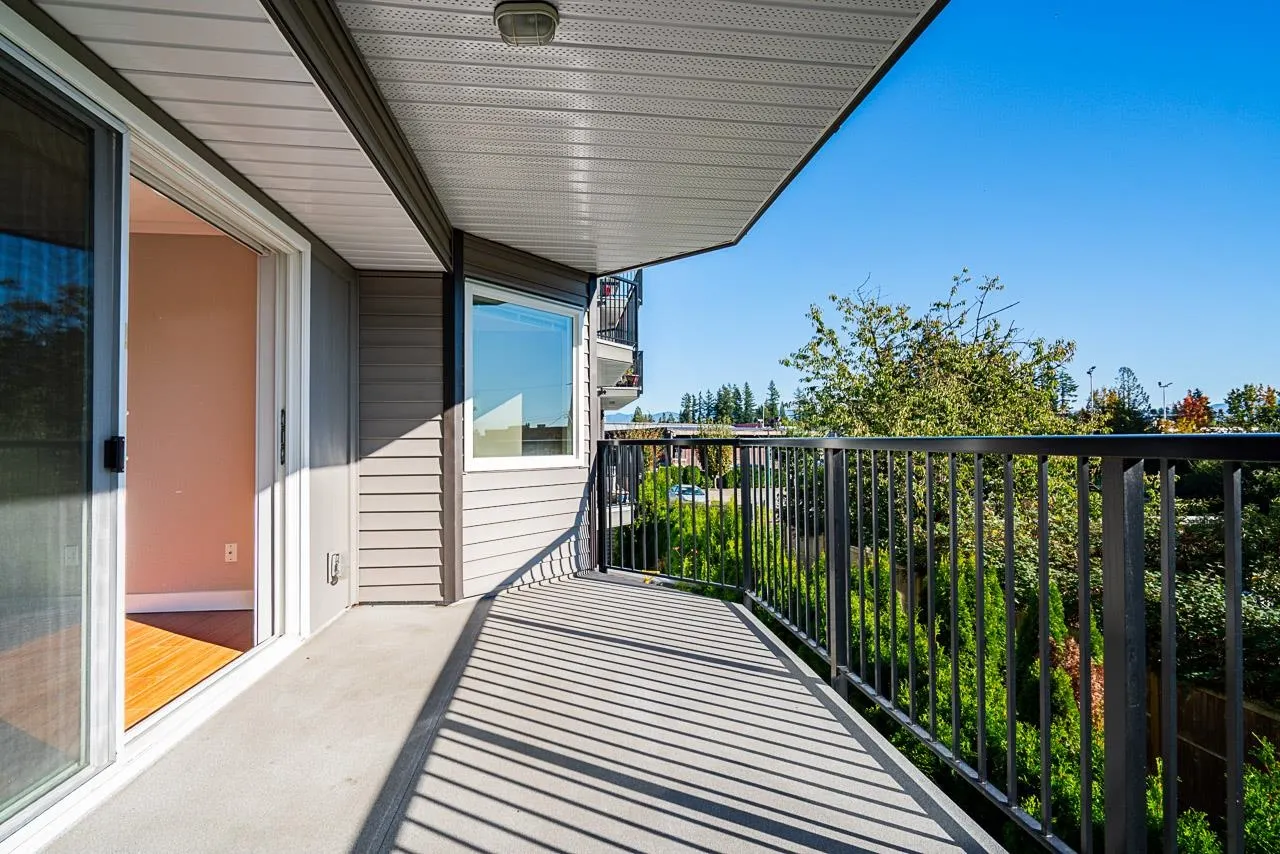 209 32044 Old Yale Road