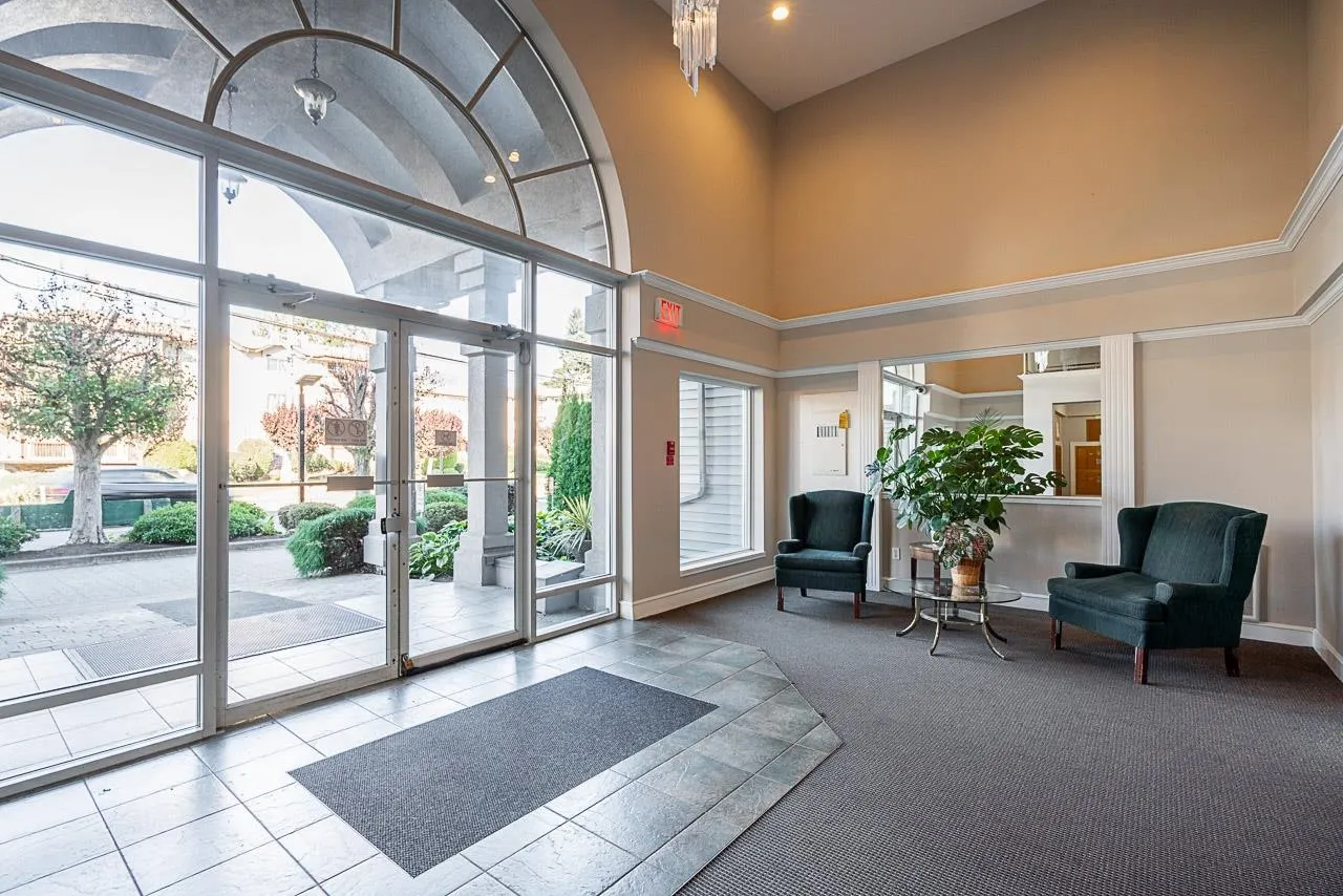 209 32044 Old Yale Road