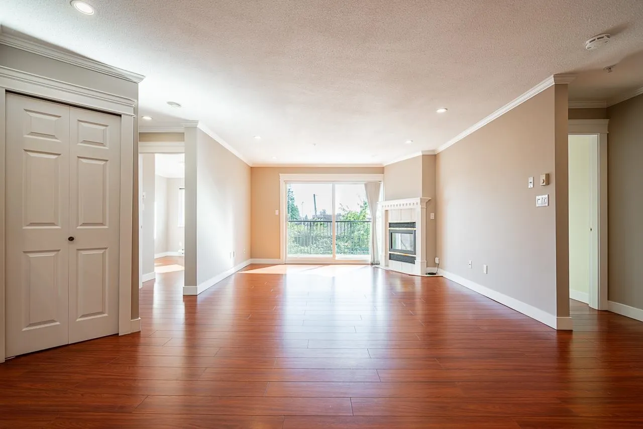 209 32044 Old Yale Road