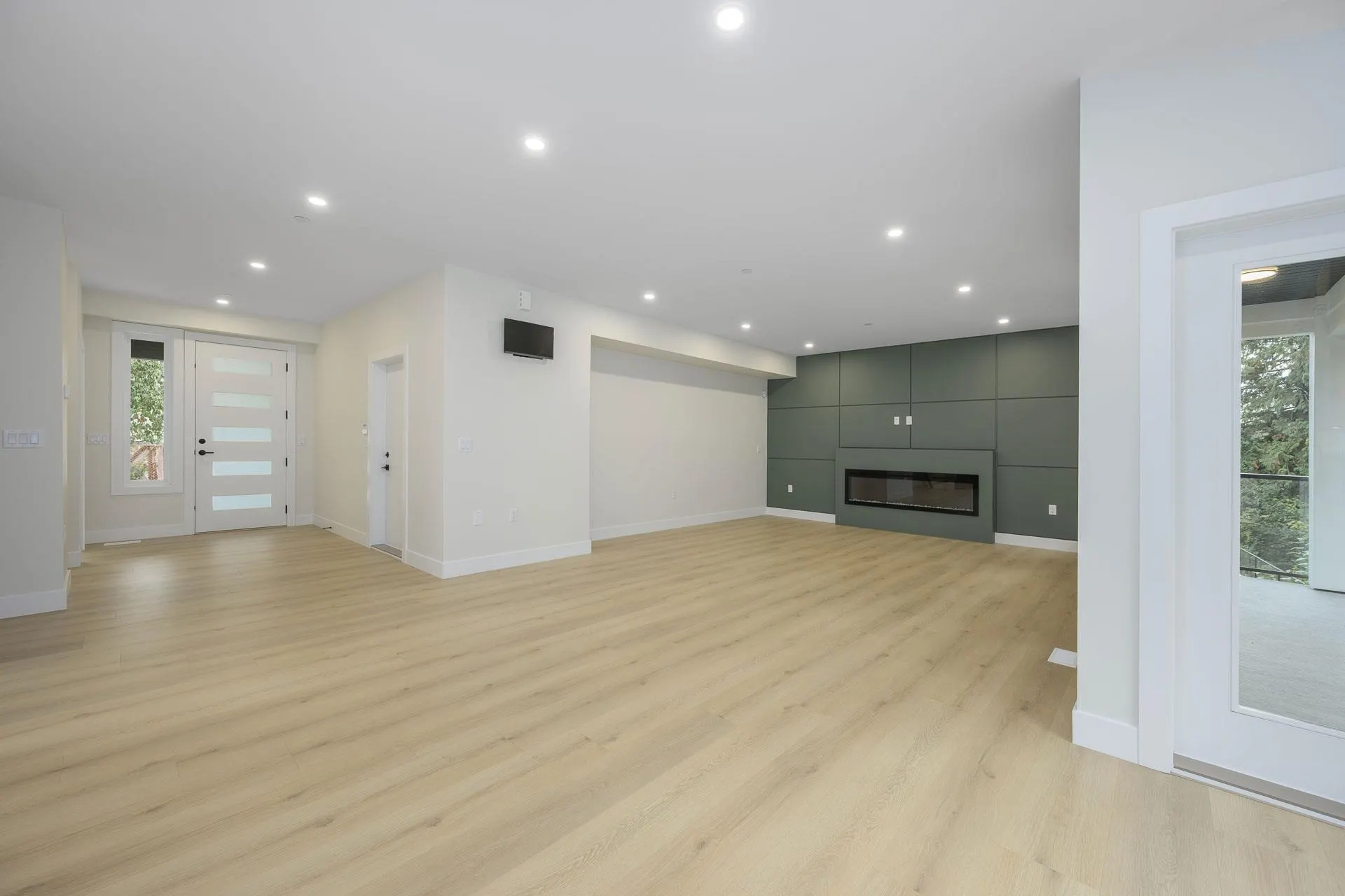 23349 Cross Road