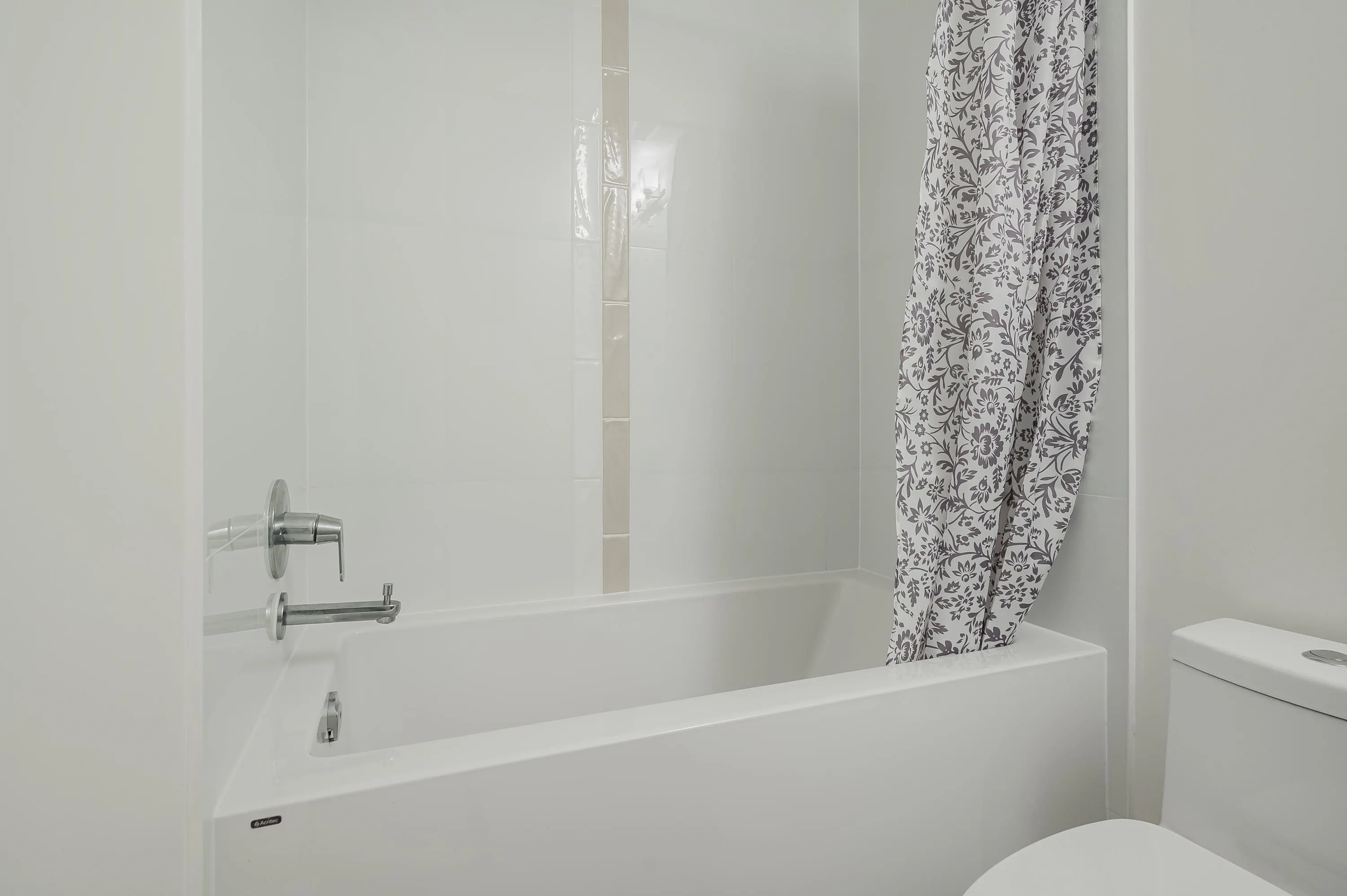 B226 20834 80 Avenue