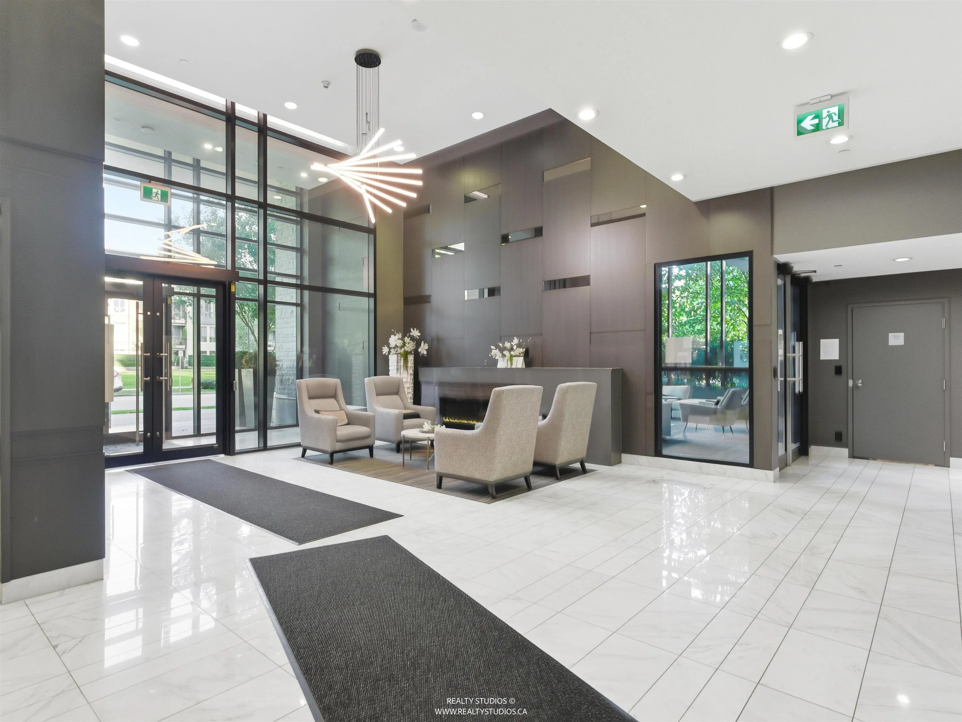 1905 3100 Windsor Gate