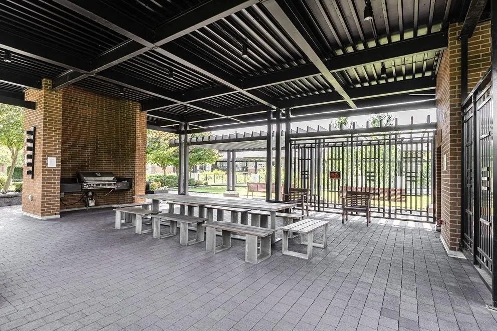 1905 3100 Windsor Gate
