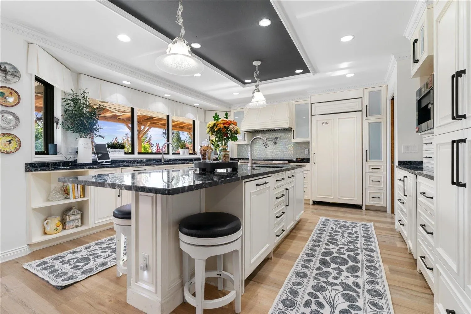 47220 Swallow Place