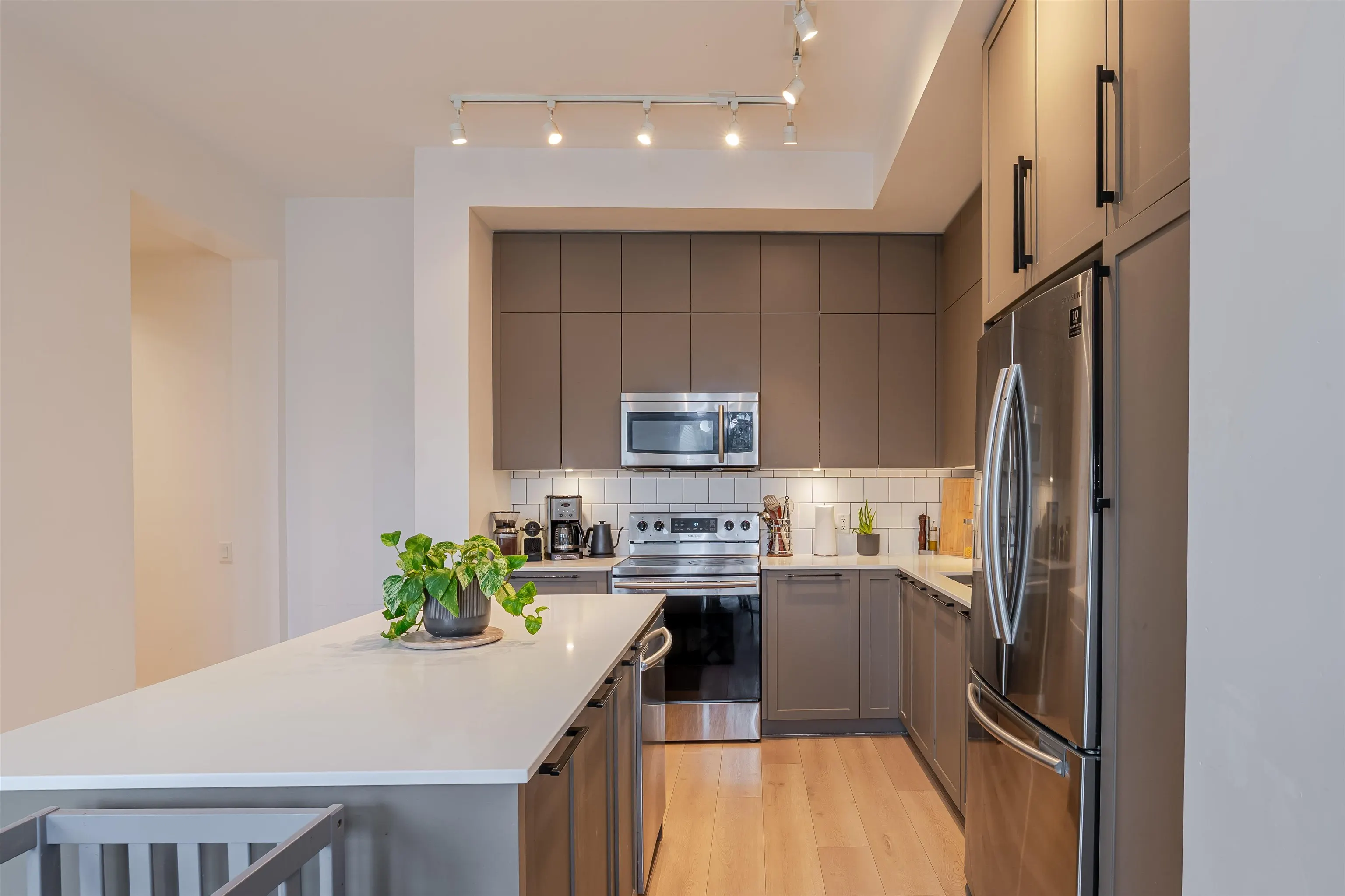 73 2838 Livingstone Avenue