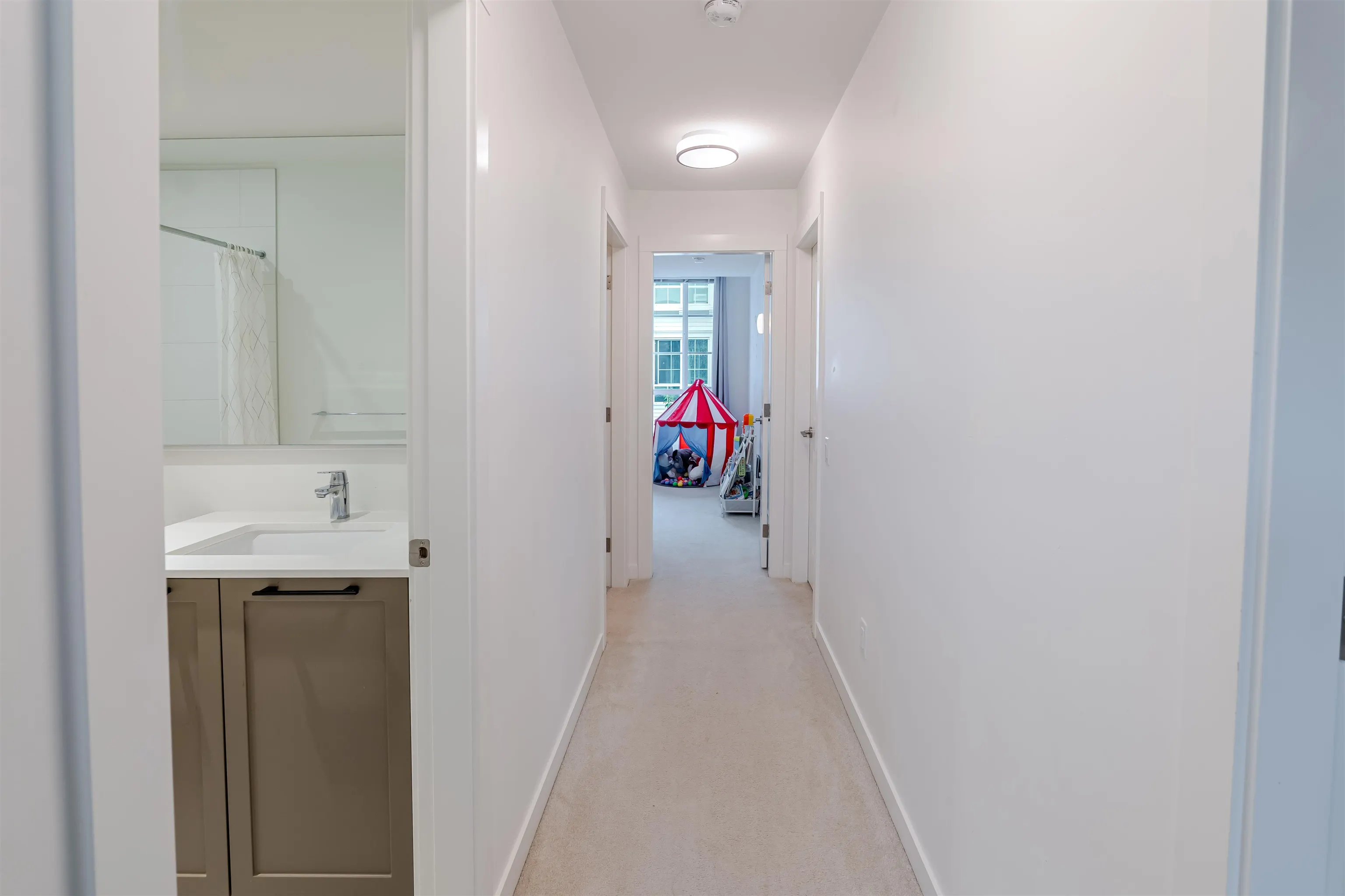 73 2838 Livingstone Avenue