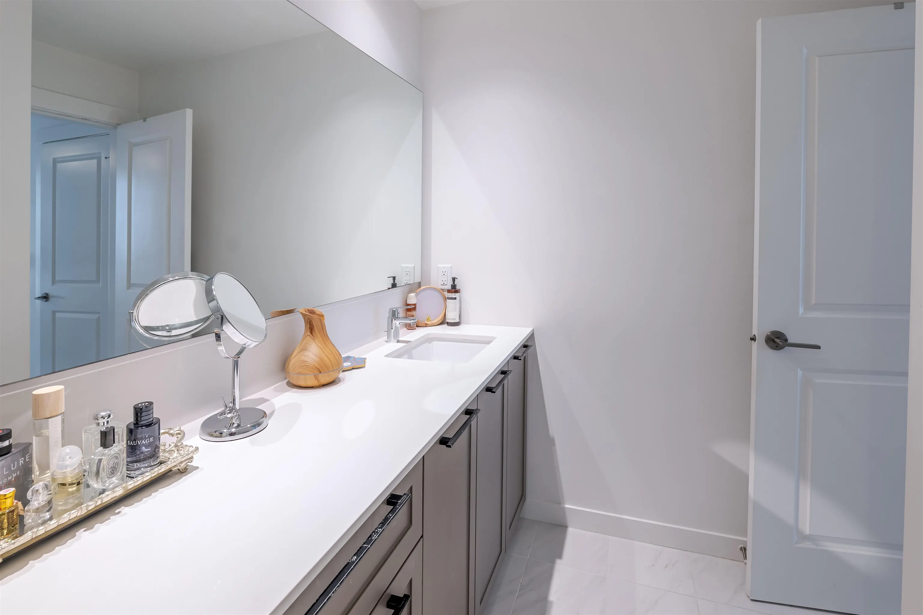 73 2838 Livingstone Avenue