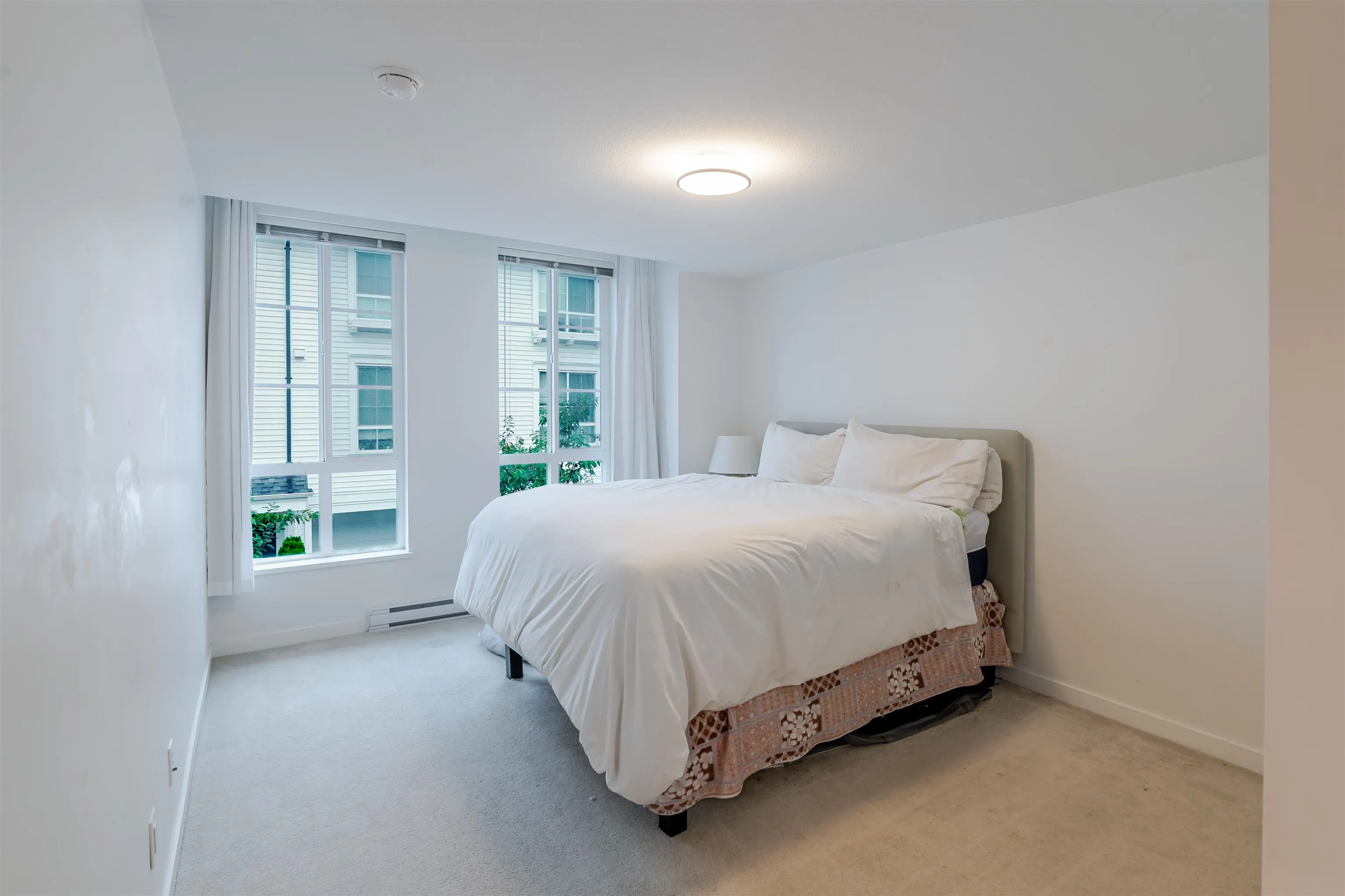 73 2838 Livingstone Avenue