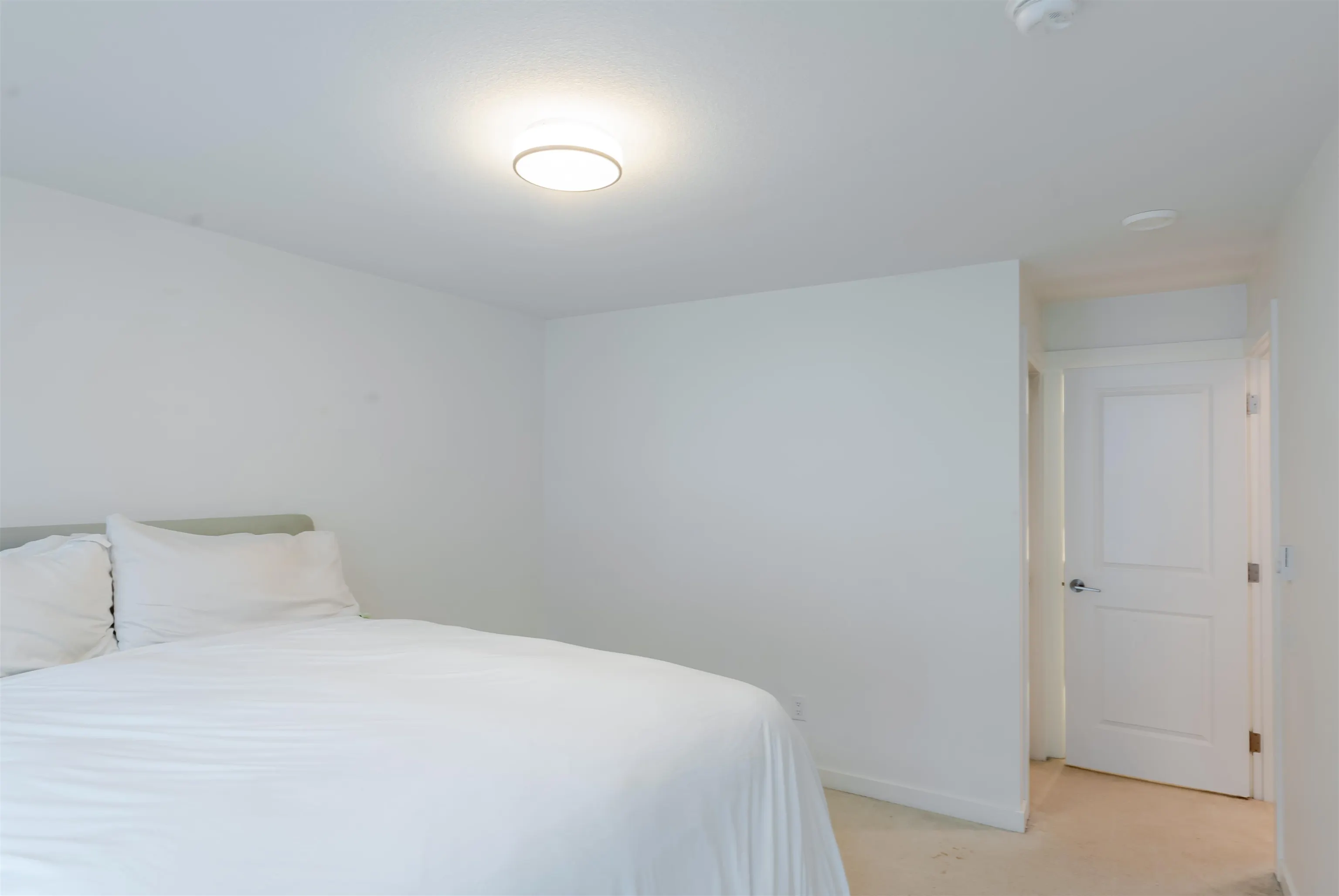 73 2838 Livingstone Avenue