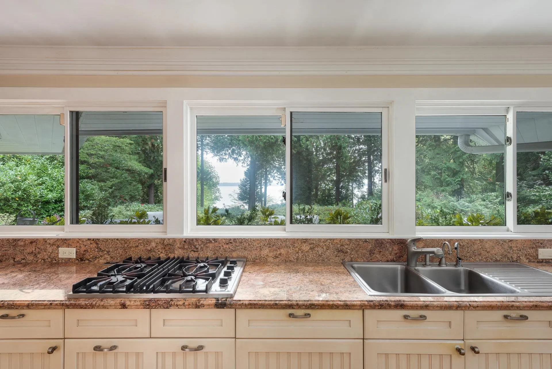 4708 Dogwood Lane