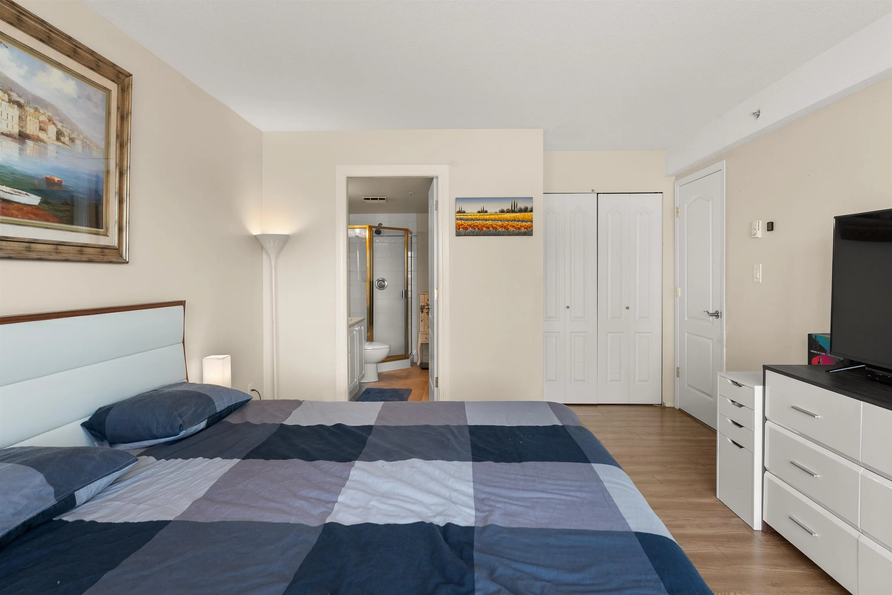 316 5880 Dover Crescent