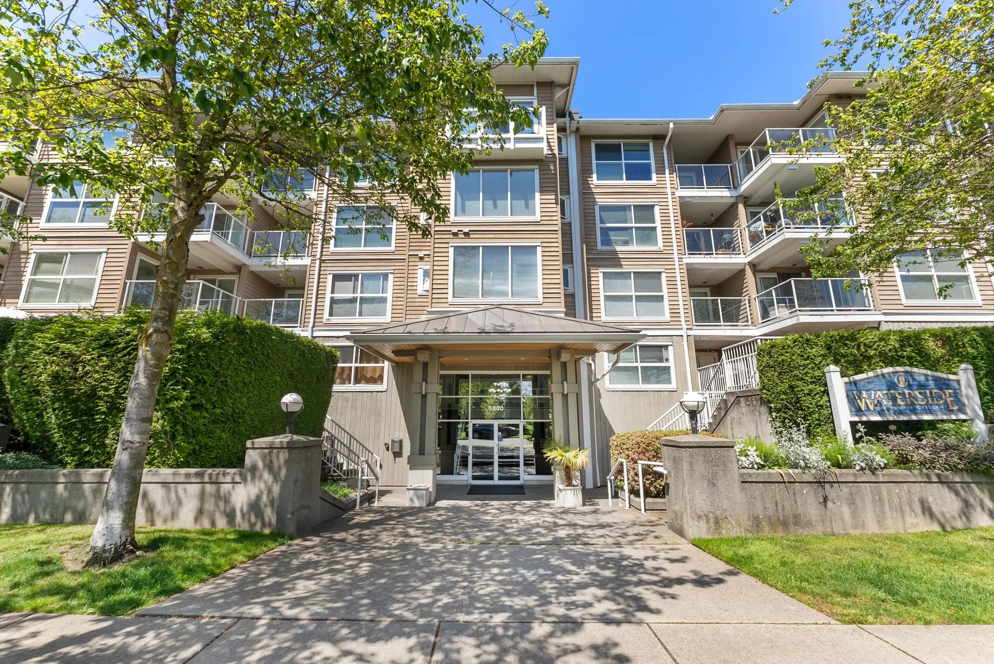 316 5880 Dover Crescent