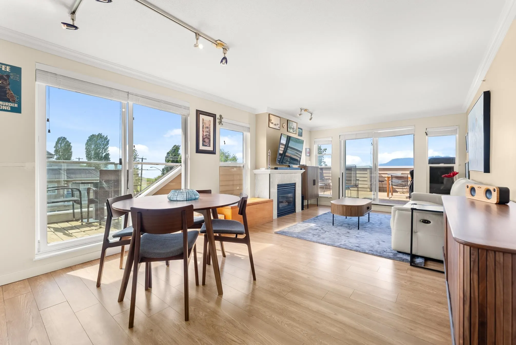 316 5880 Dover Crescent
