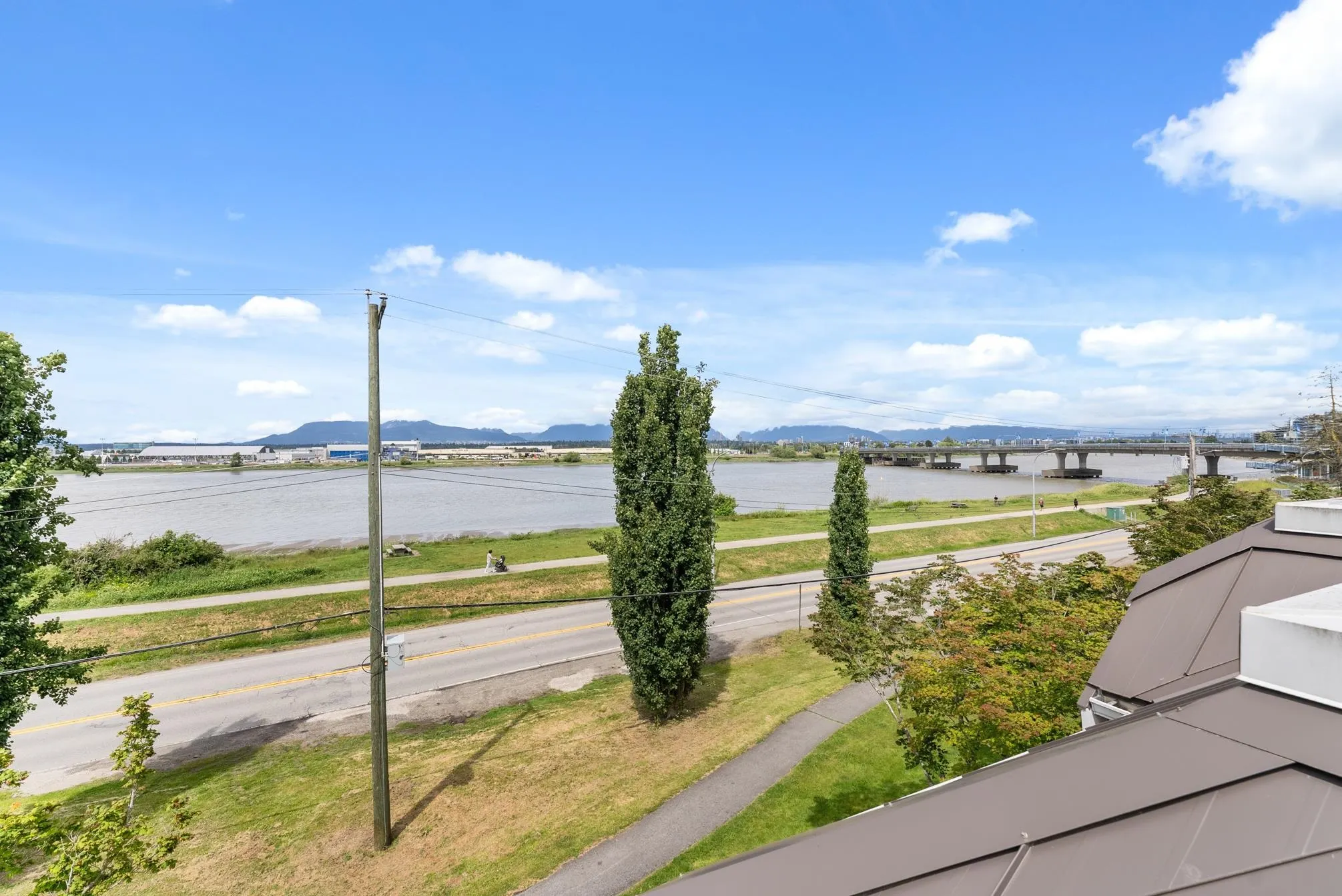 316 5880 Dover Crescent