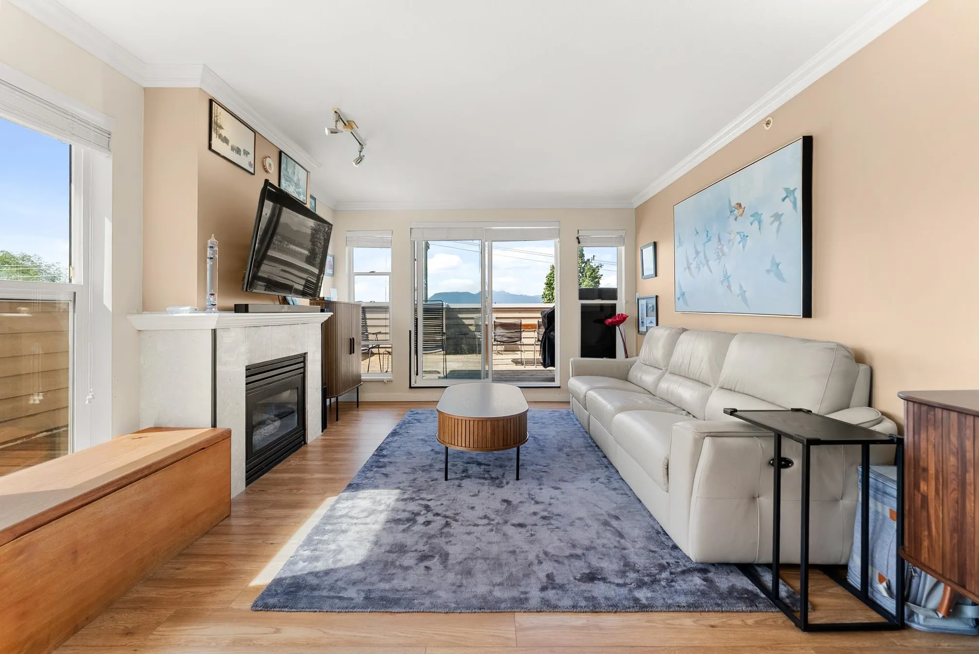 316 5880 Dover Crescent