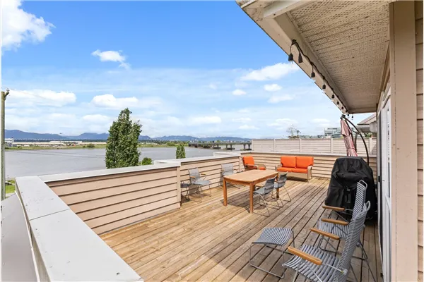 316 5880 Dover Crescent